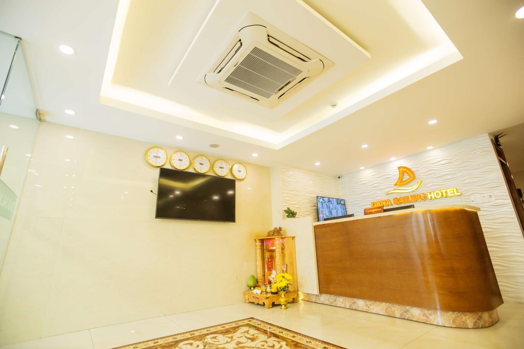 DaNa Sailing Hotel photo 8