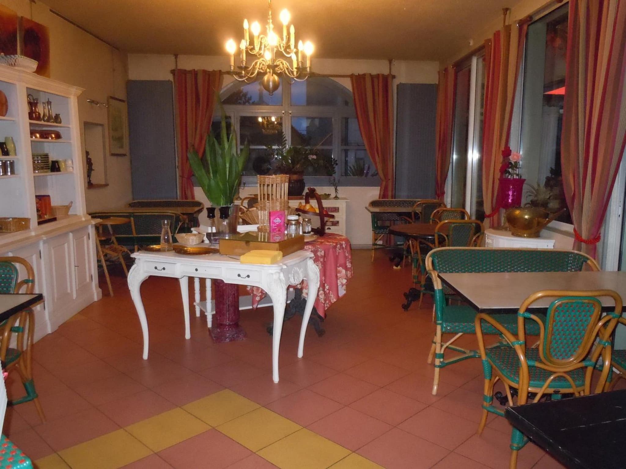 dining