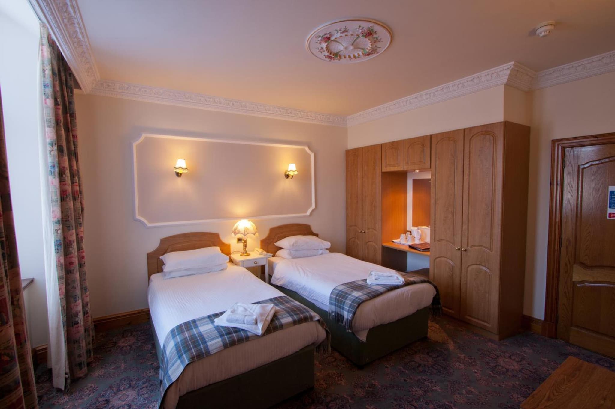 Duke Of Gordon Hotel photo 3
