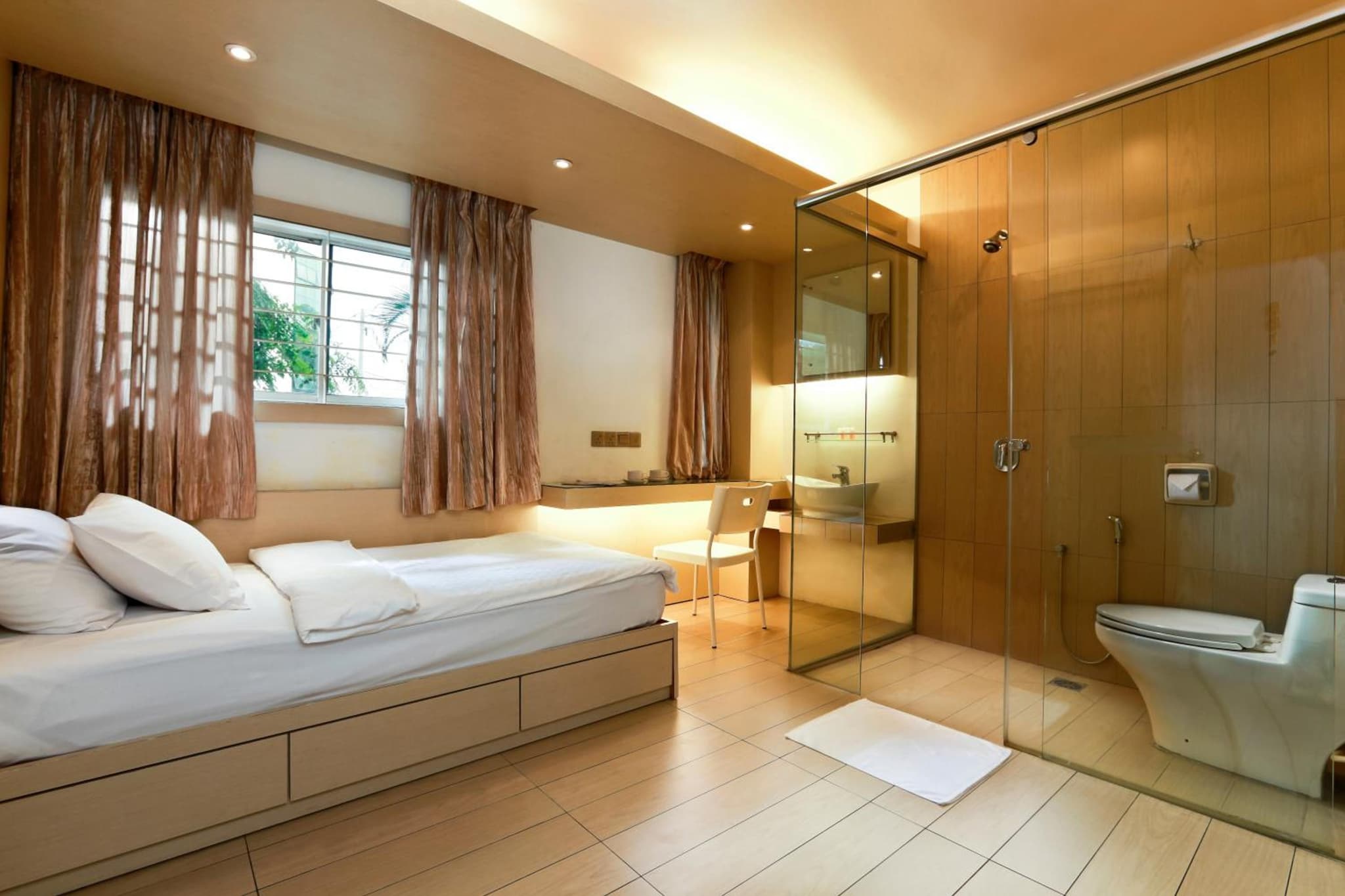 Dynasty Inn photo 9