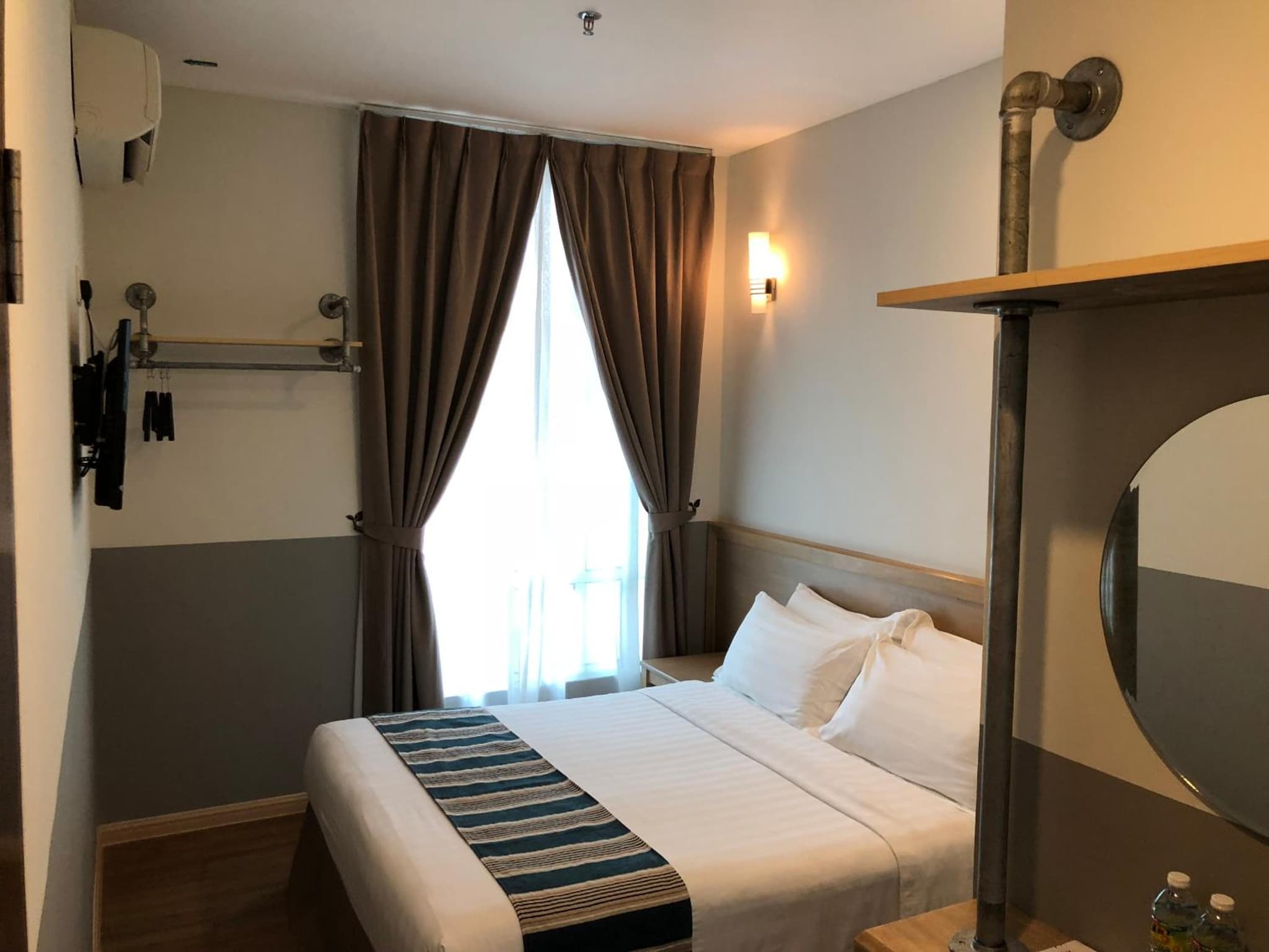 The Explorer Hotel photo 4