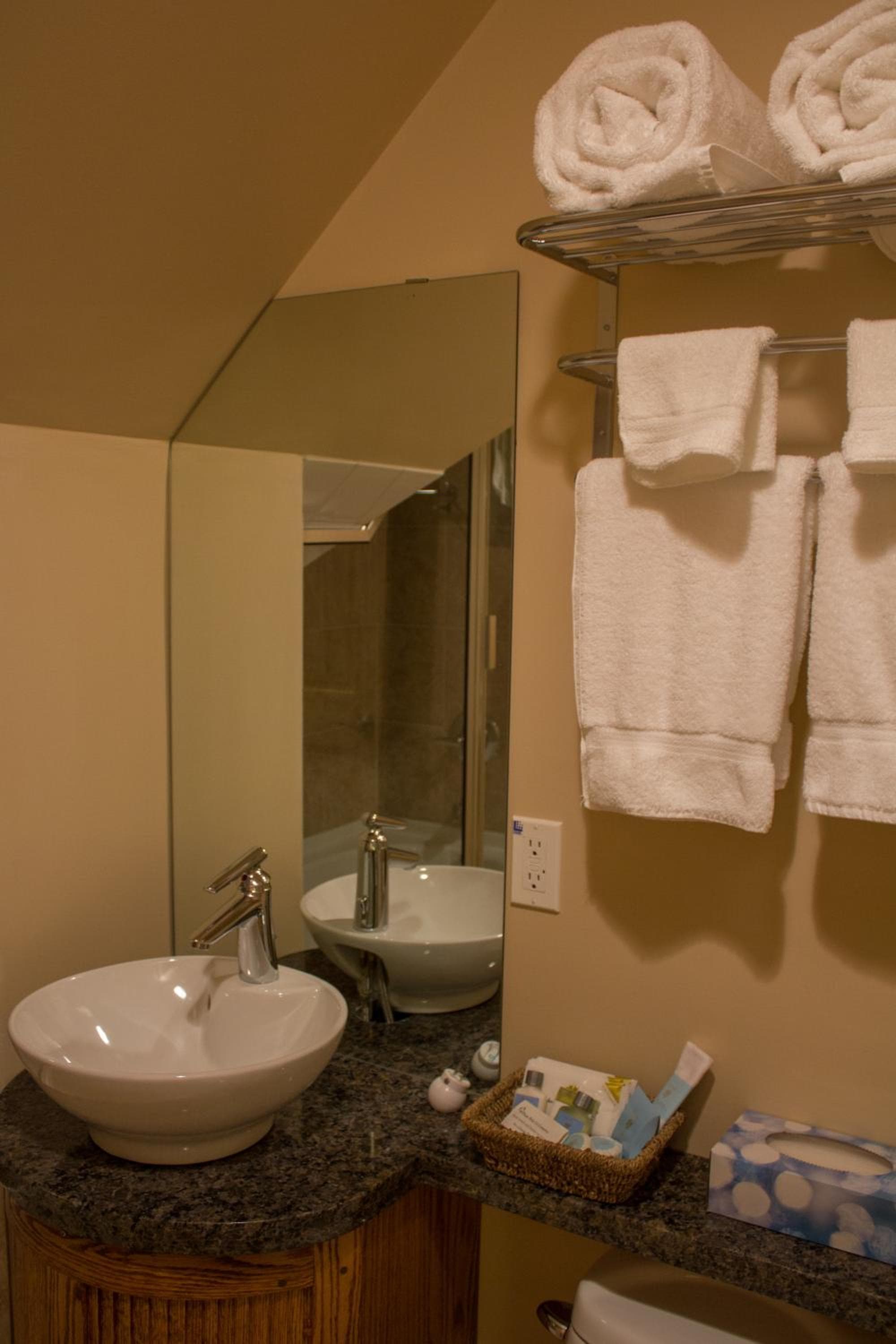 Genelle House B&B Guest House photo 5