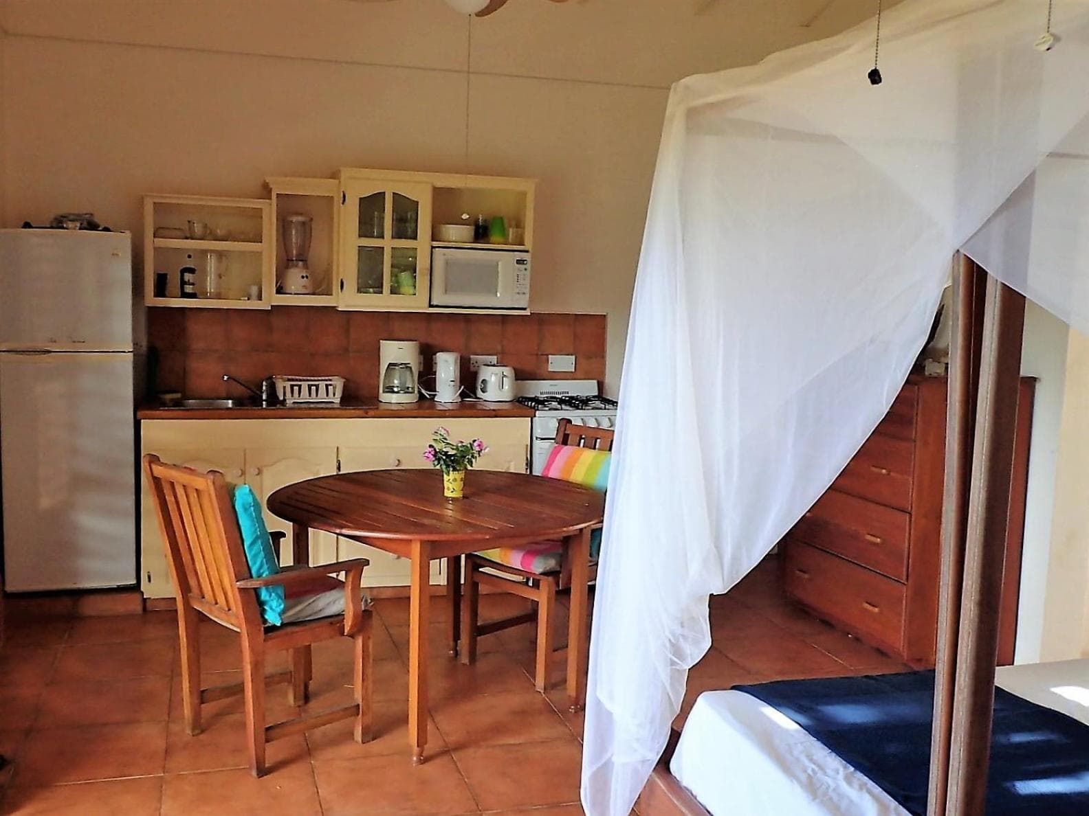 Two Bays Beach Villa, Apartment, and Studios photo 9