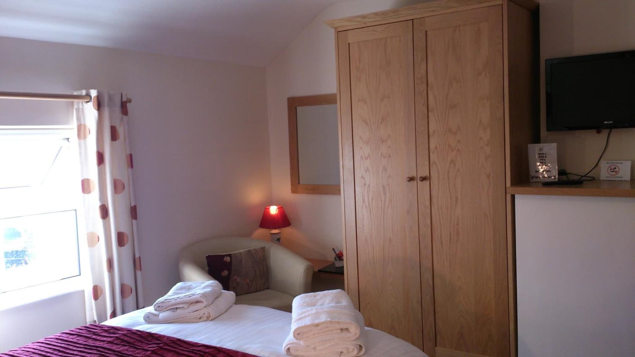 Roundstone Retreats Islandview photo 5