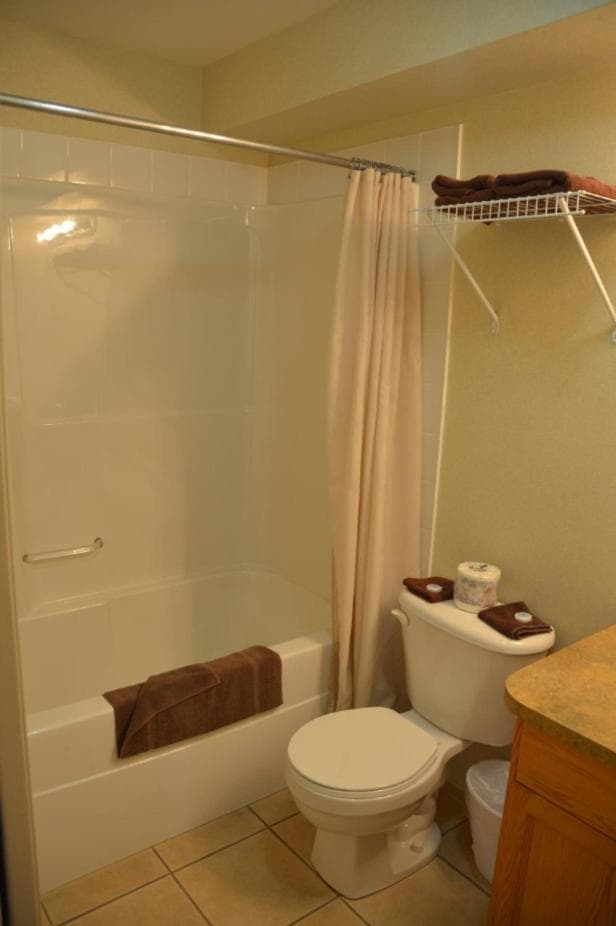 Avalon Inn photo 2