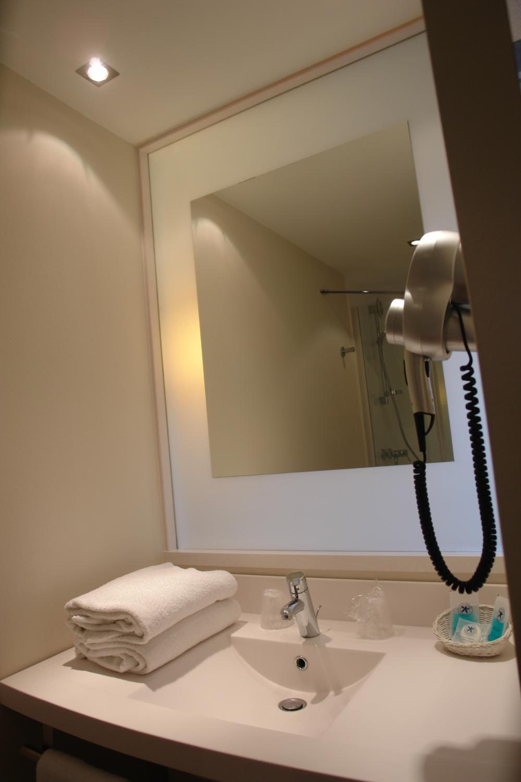 ibis Styles Chinon photo 5