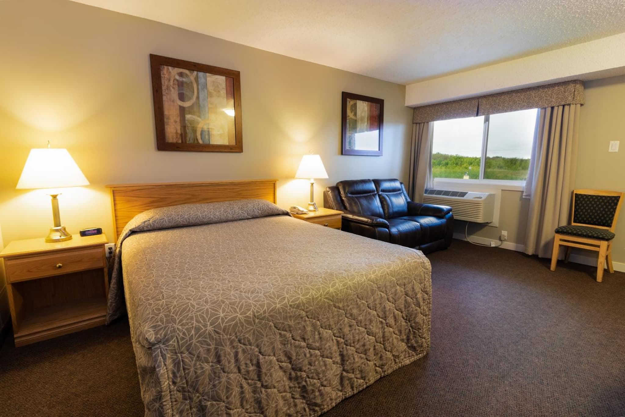 BCMInns - Lloydminster photo 5