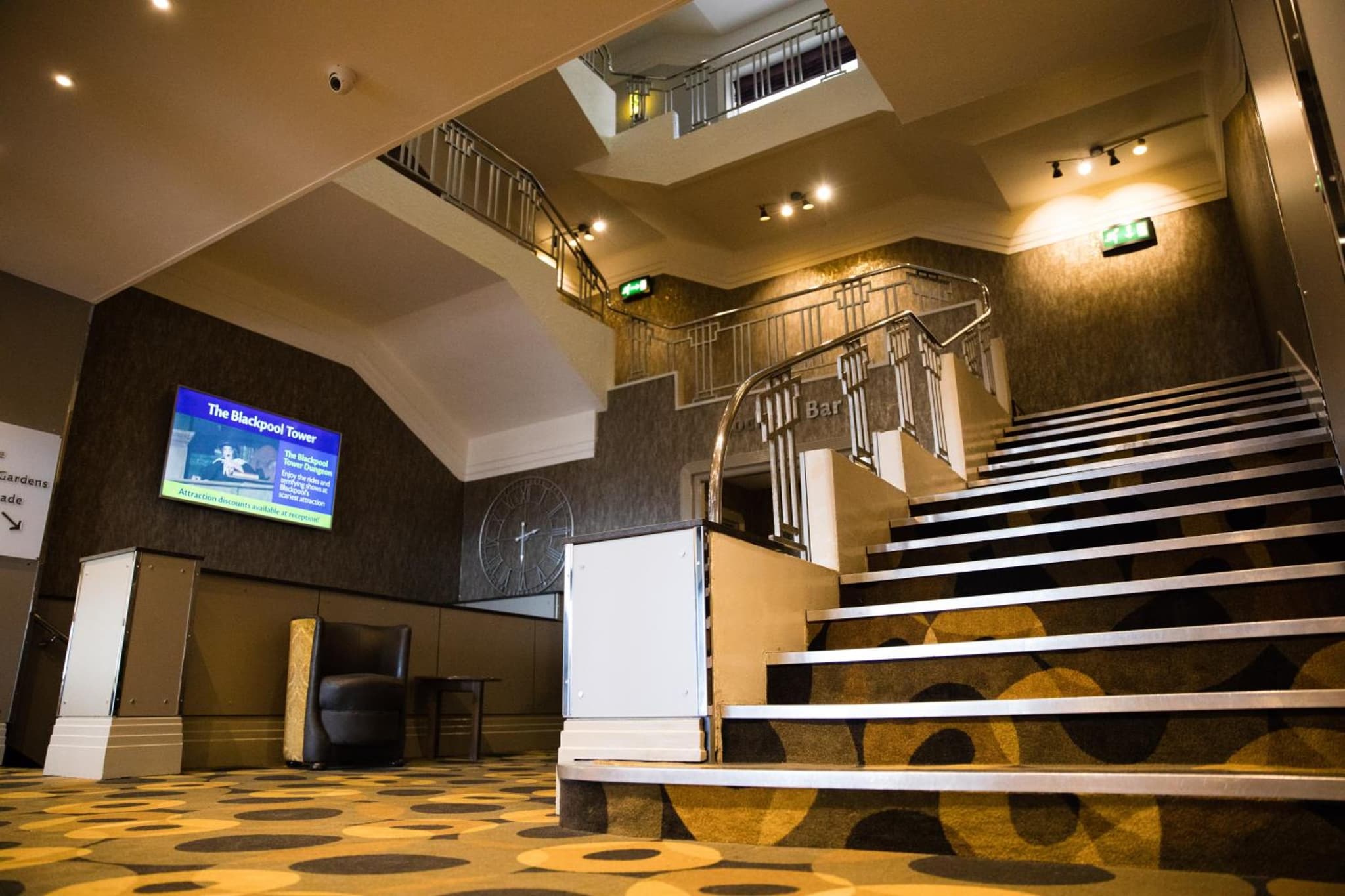 Cliffs Hotel photo 2