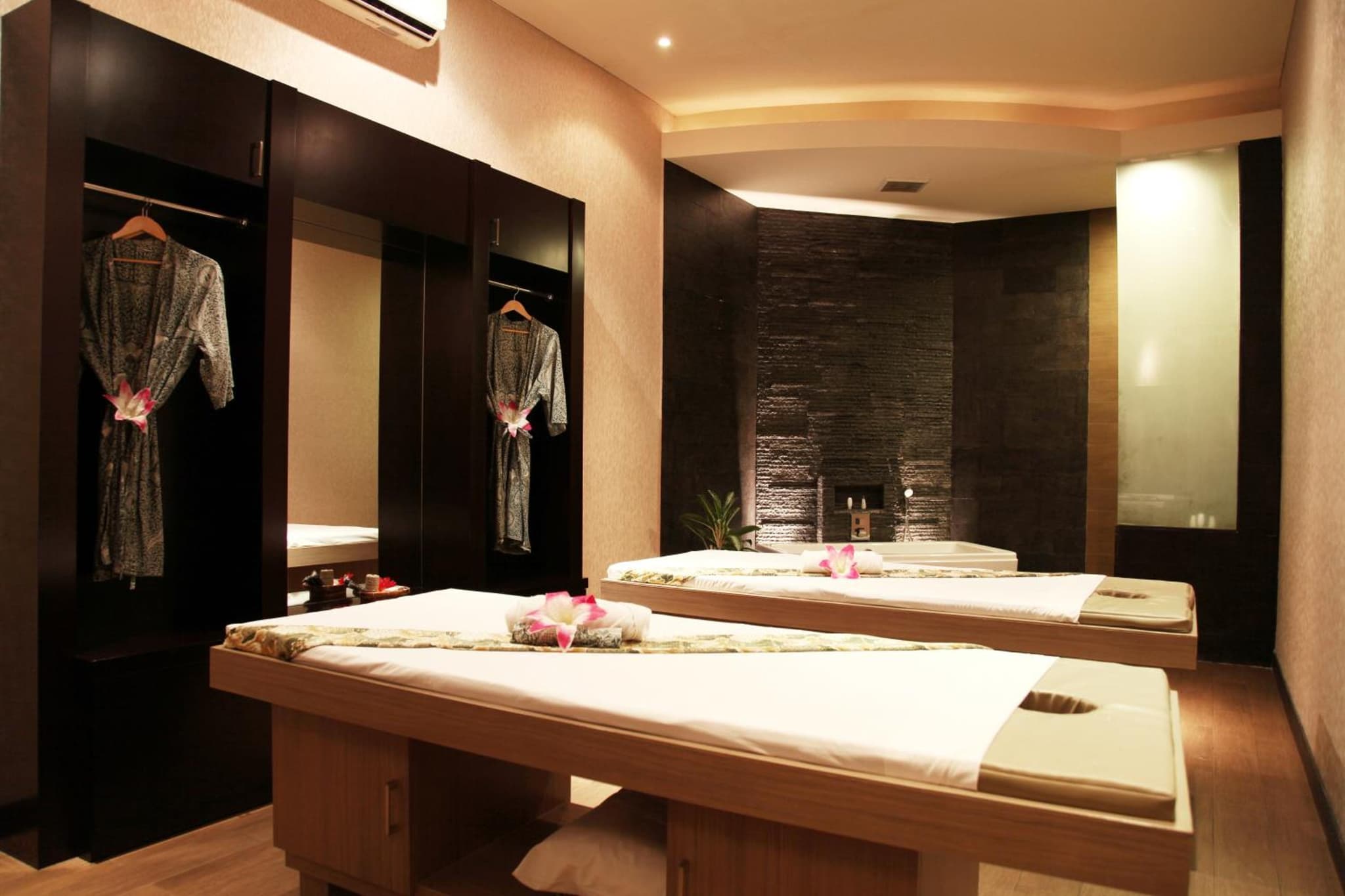 Java Paragon Hotel & Residences photo 4