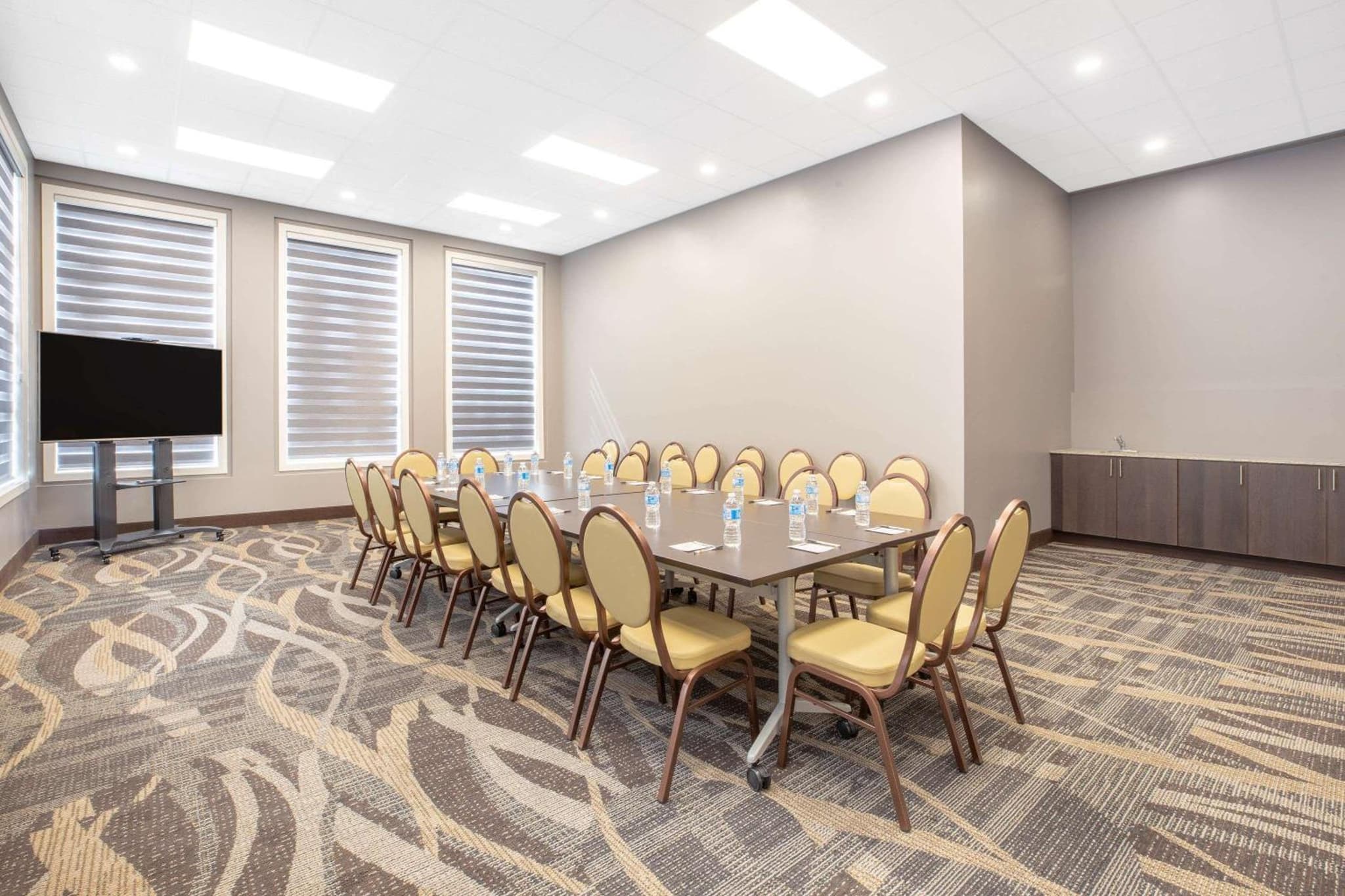 Super 8 by Wyndham Canmore photo 4
