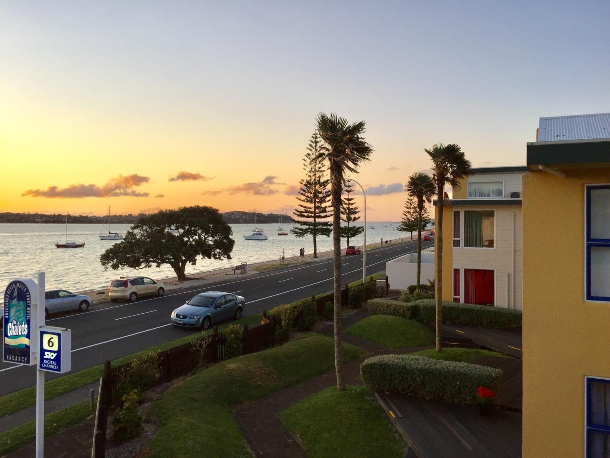 Bucklands Beach Waterfront Motel