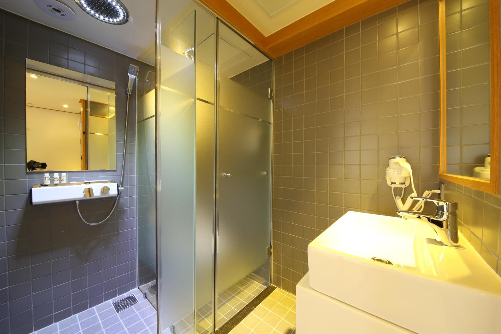 Brooks Hotel Tongyeong photo 6