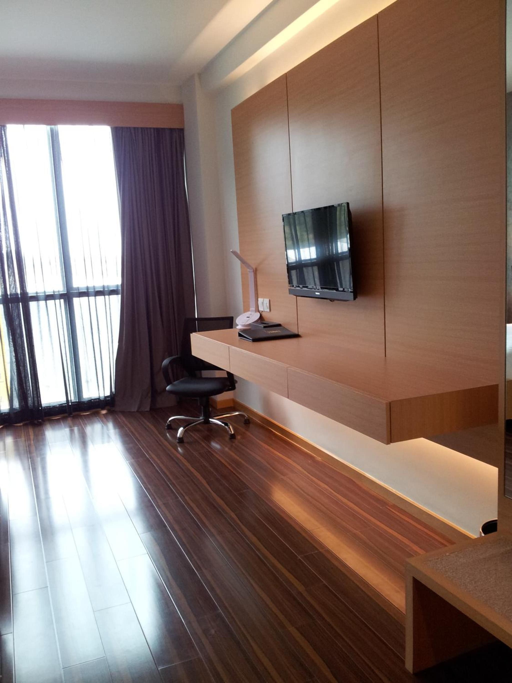 Symphony Suites Hotel photo 8