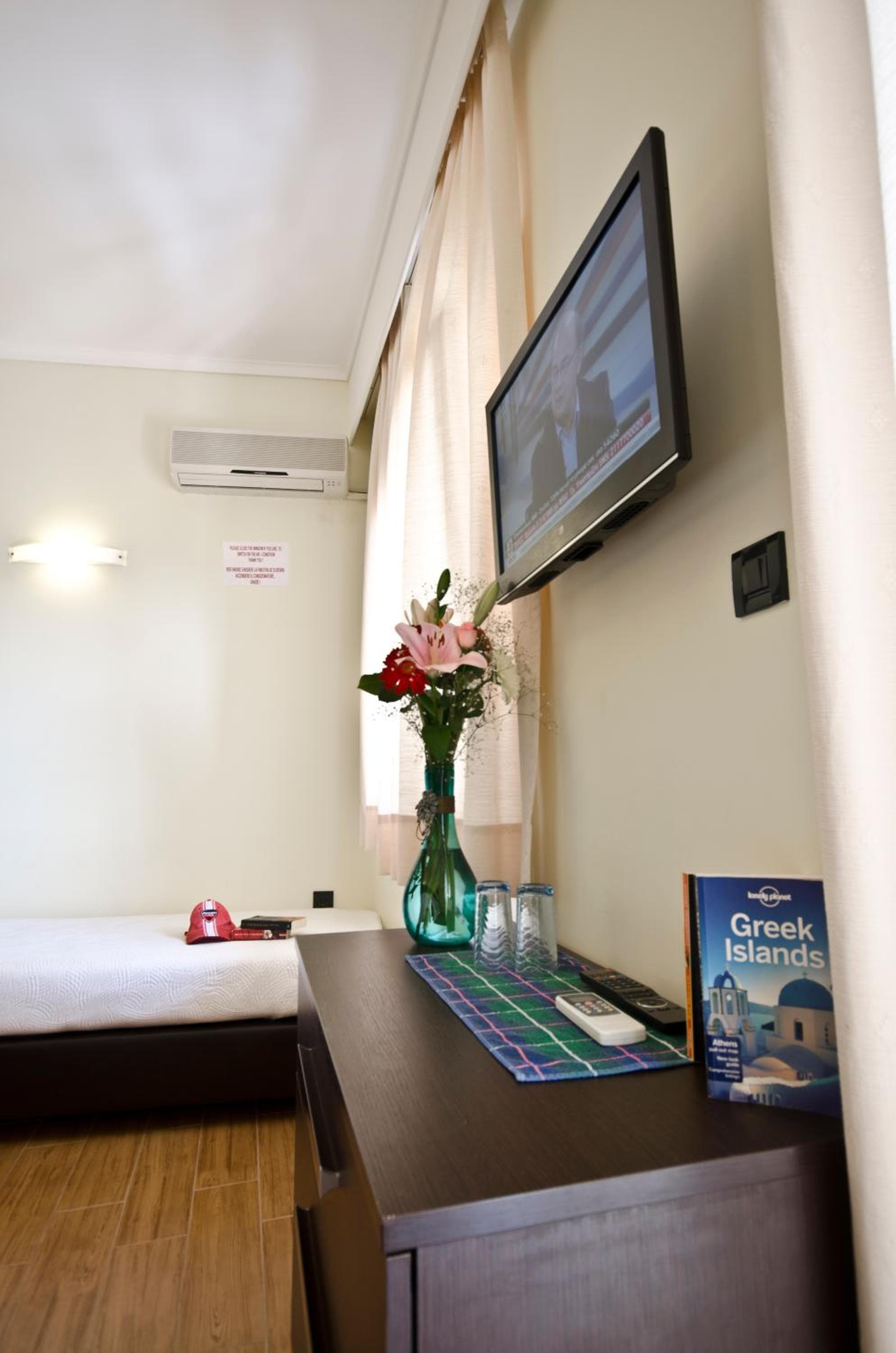 Sonia Hotel & Suites - Adults Only photo 2
