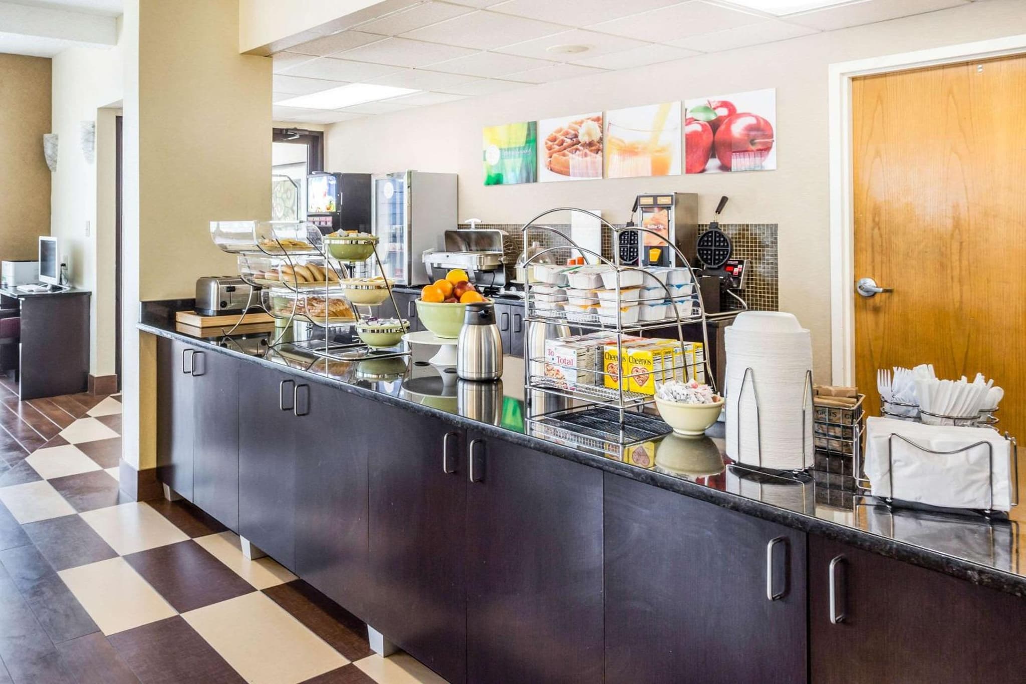 Quality Inn Walterboro I-95 photo 6