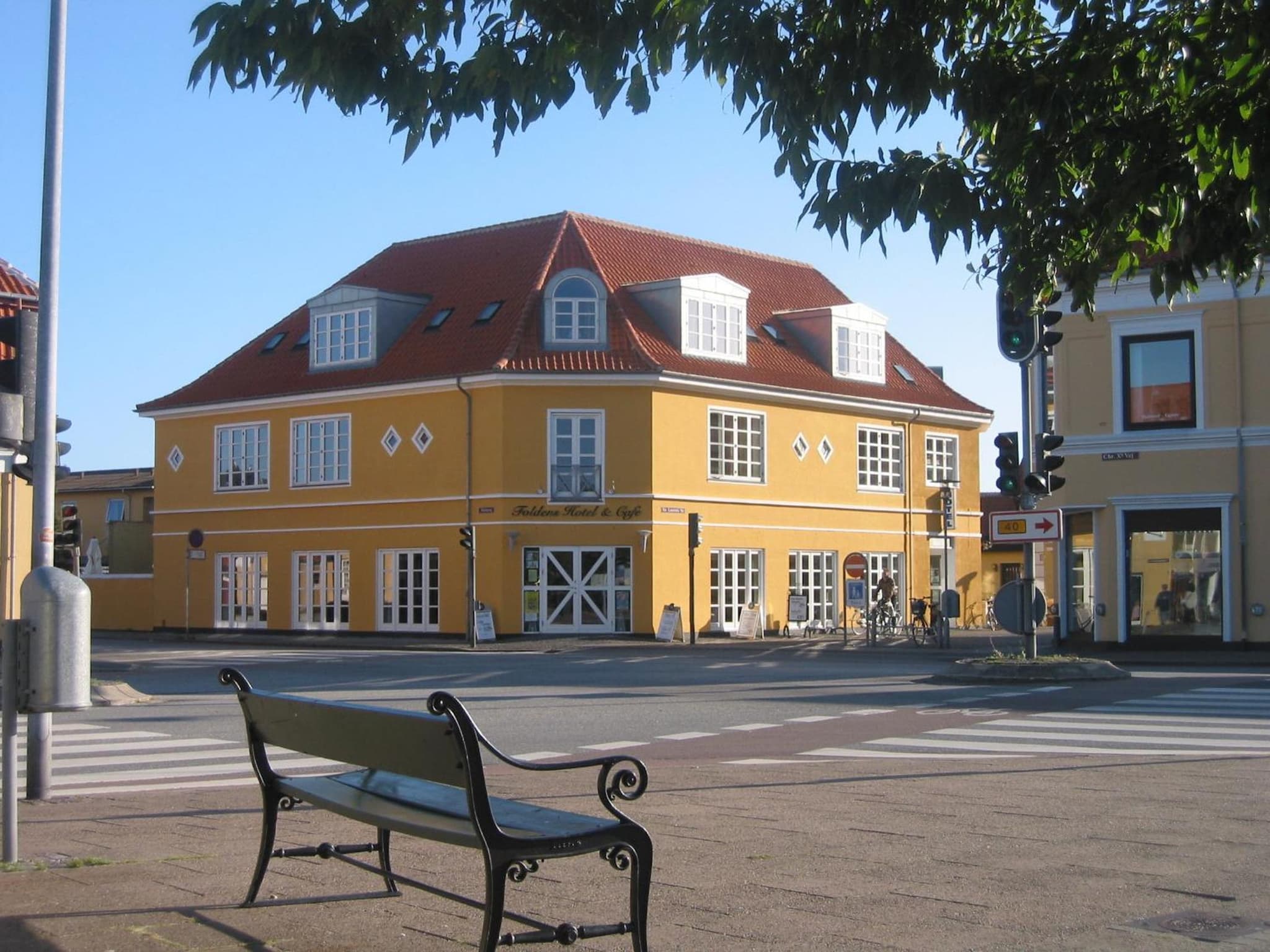 Foldens Hotel photo 2