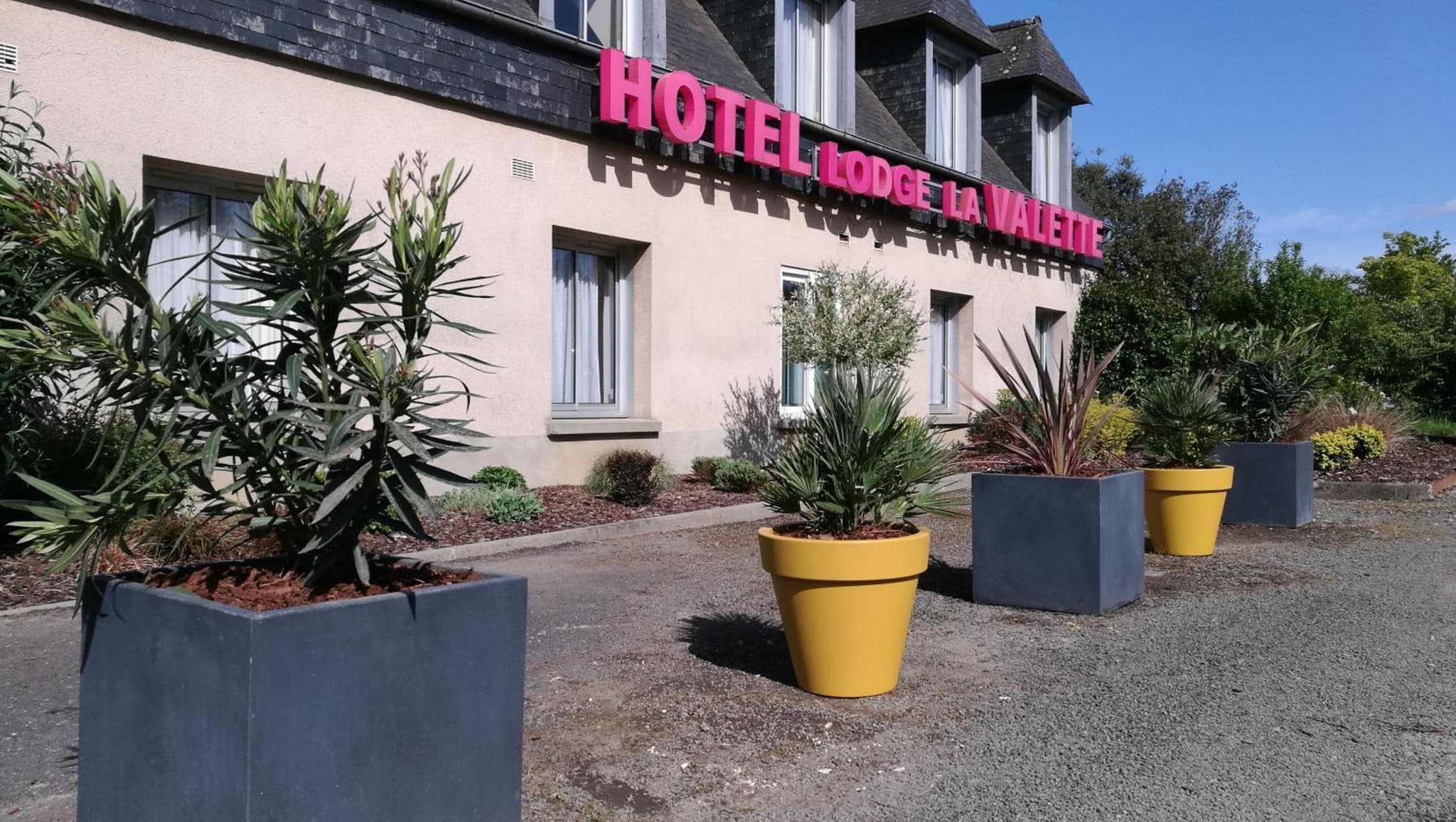 Logis Hôtel Lodge La Valette