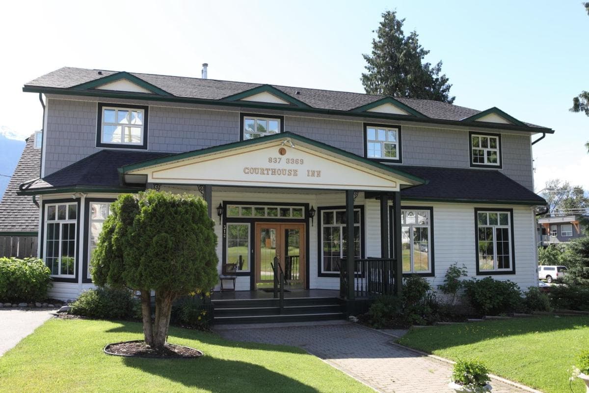 Courthouse Inn Revelstoke photo 7