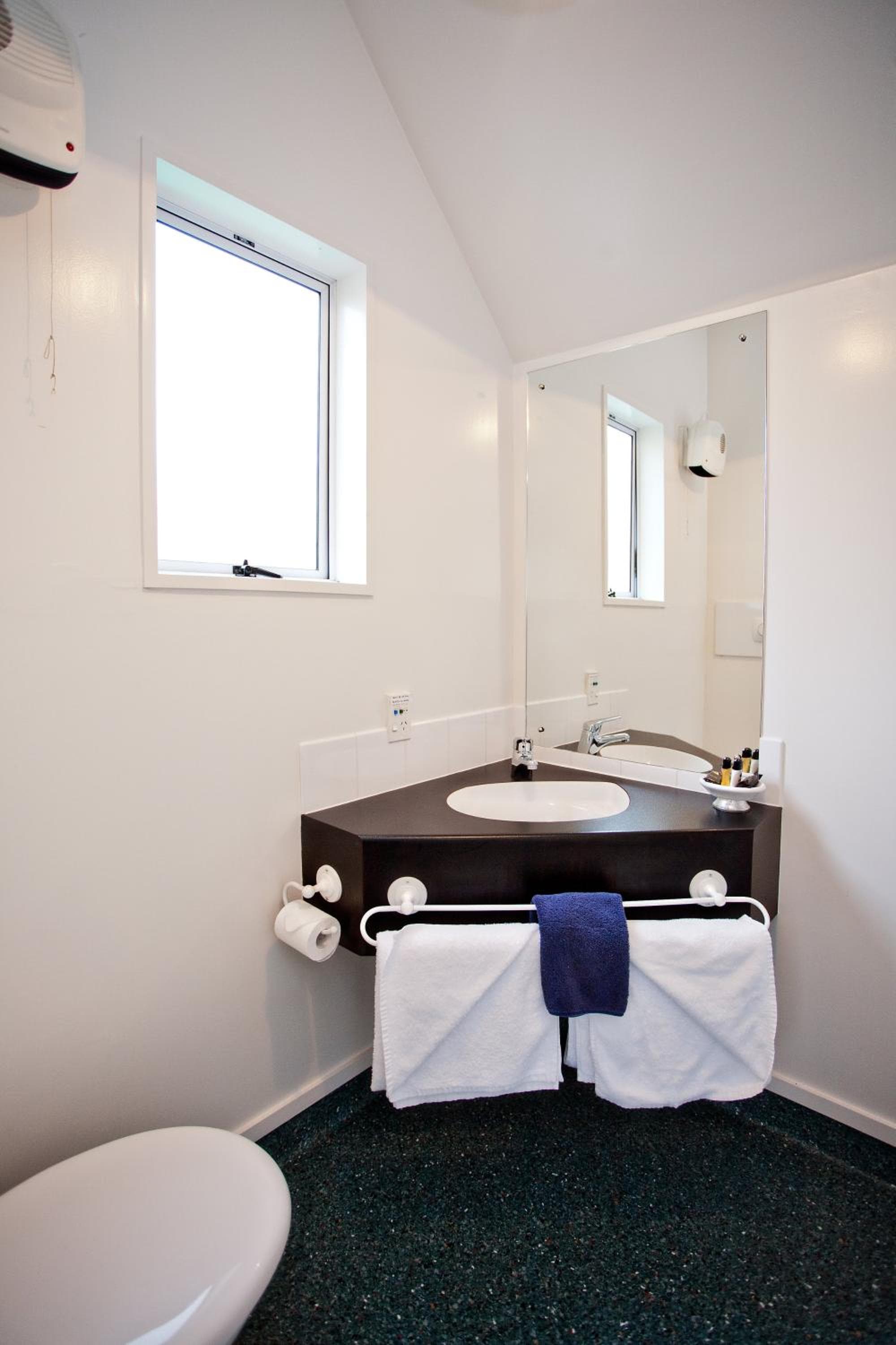 Cable Court Motel photo 7