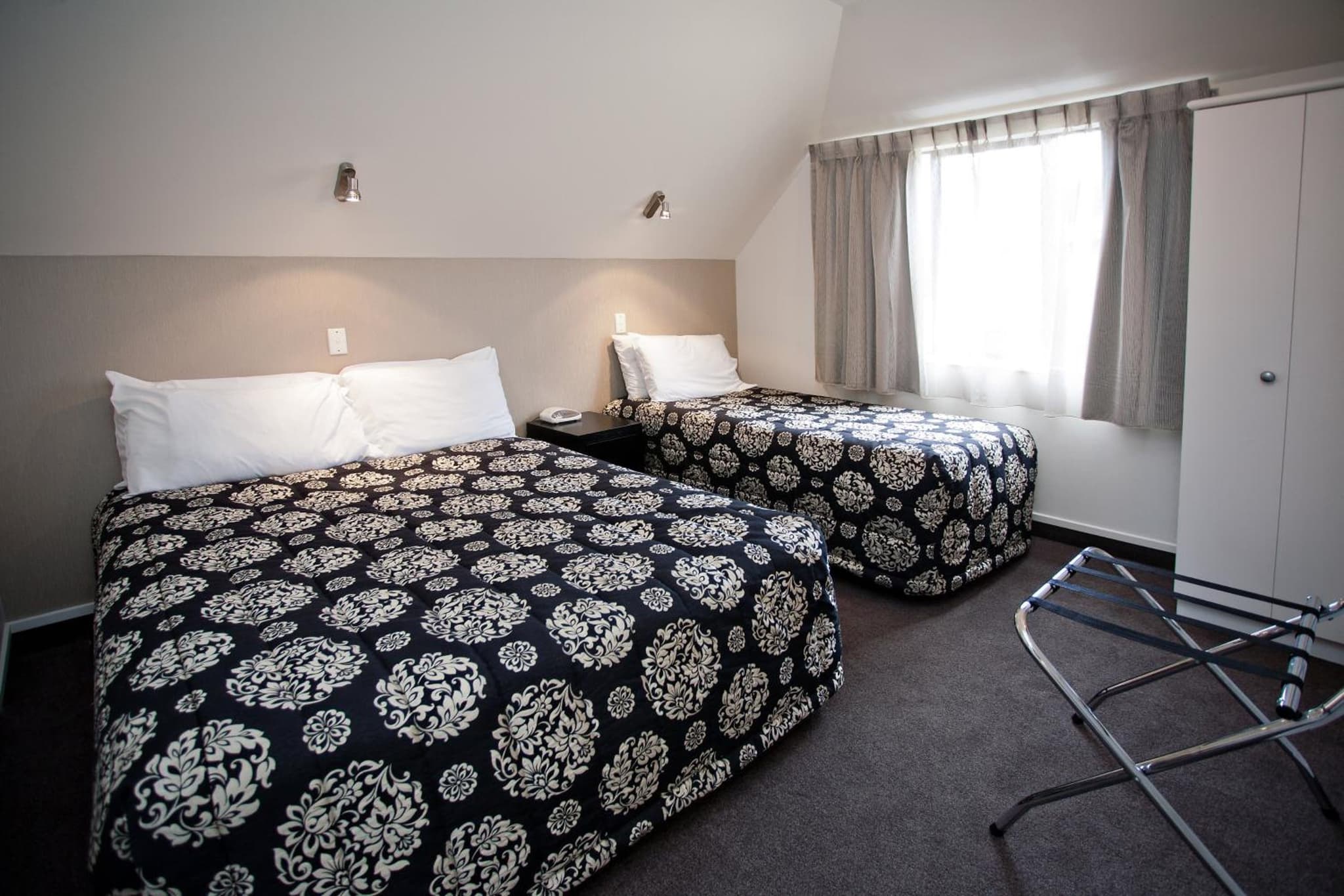 Cable Court Motel photo 8