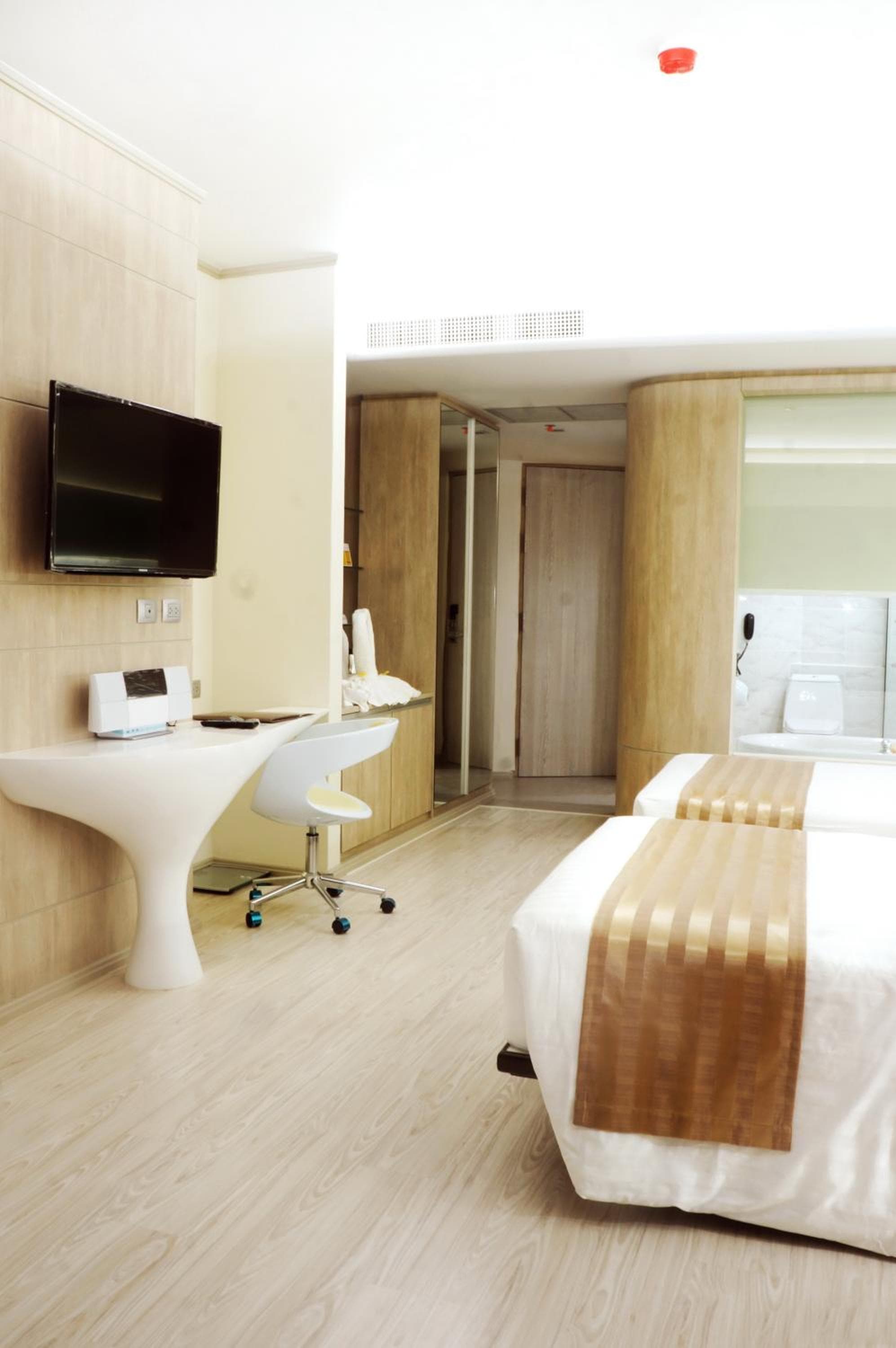 Pattaya Discovery Beach Hotel photo 9