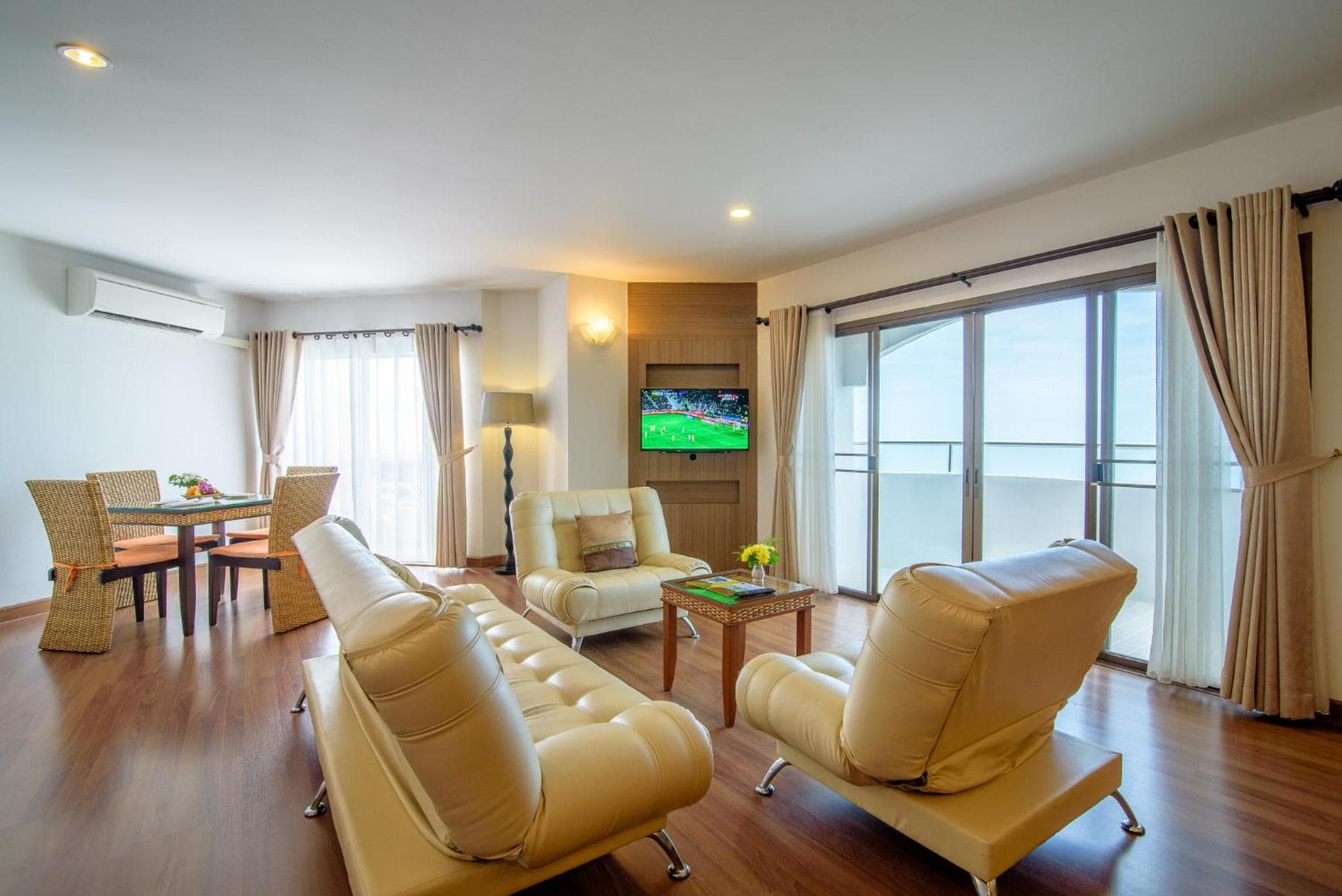 Golden Beach Cha-Am Hotel photo 7