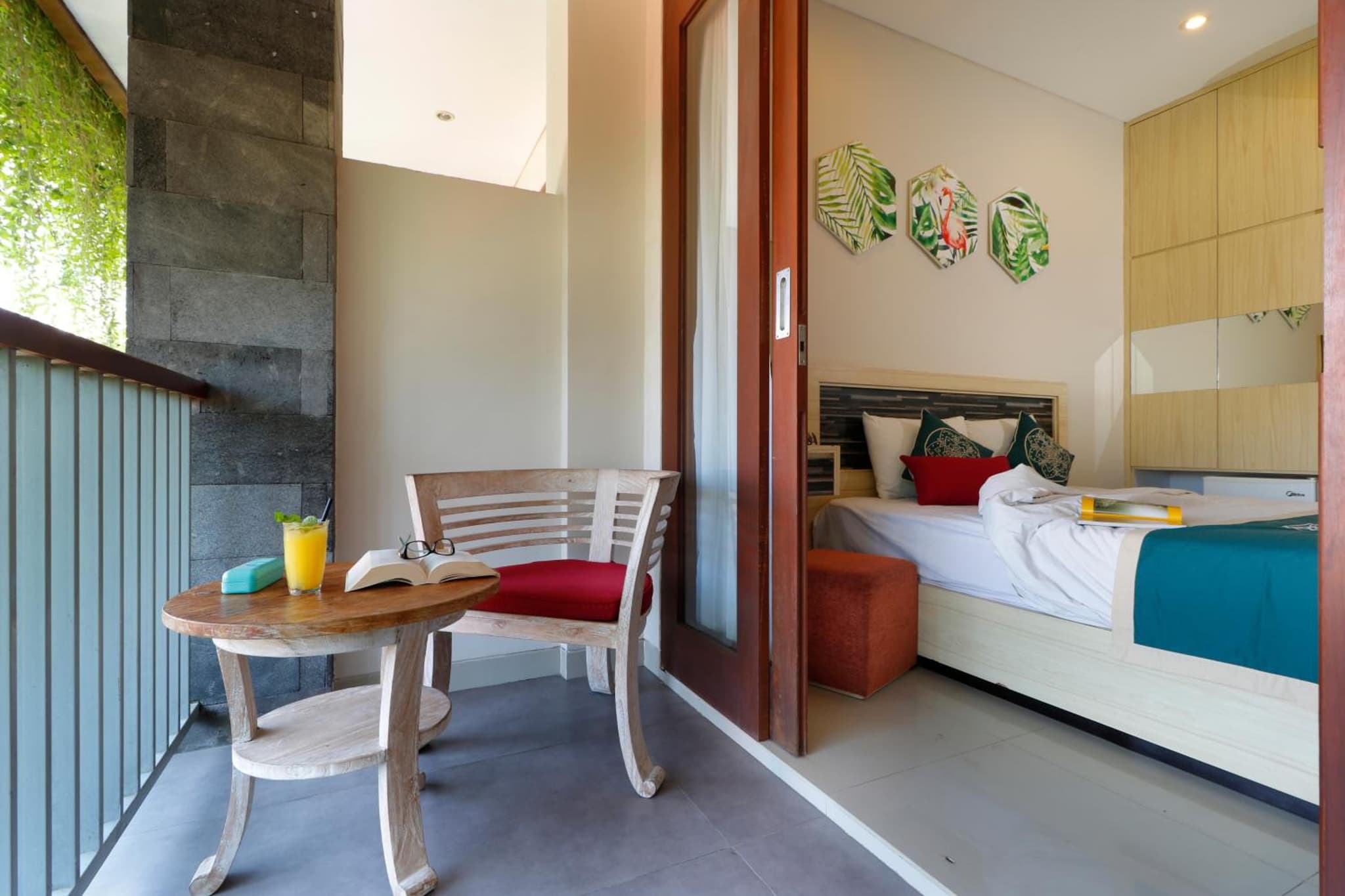 Vansari Hotel