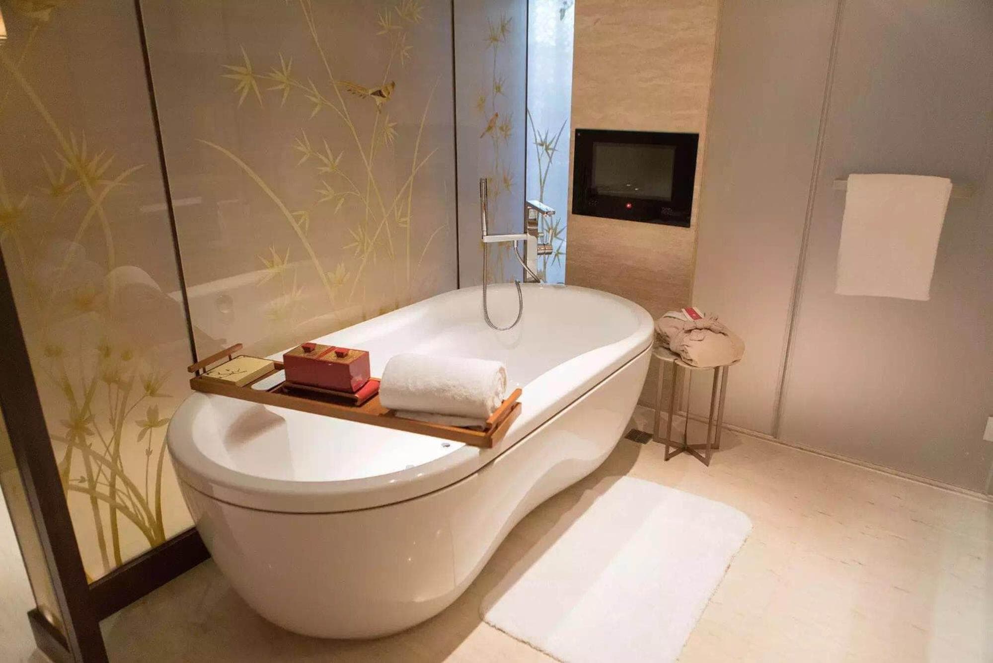 HUALUXE Shanghai Twelve At Hengshan by IHG photo 2