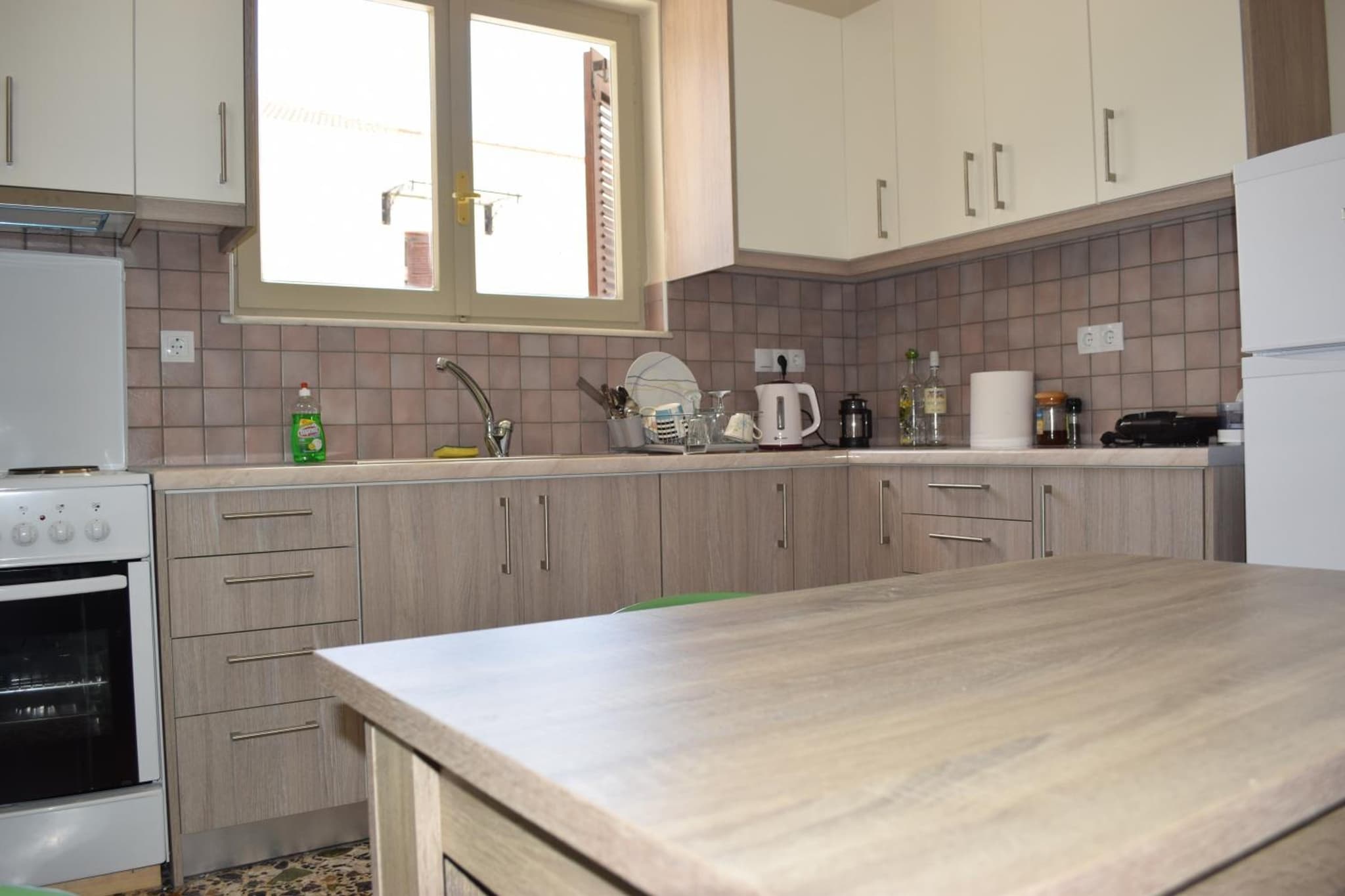 Modern Apartment with Garden photo 5