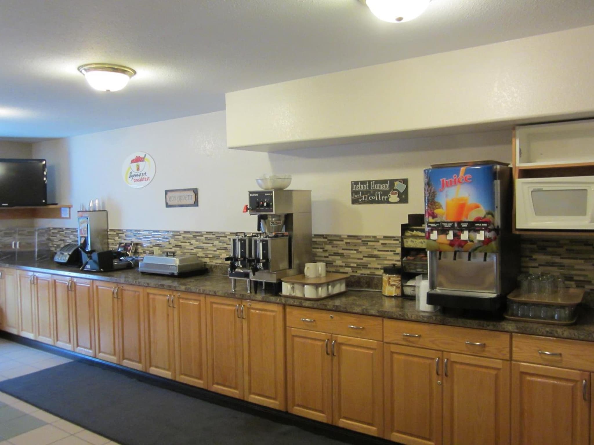 Super 8 by Wyndham Dawson Creek photo 7