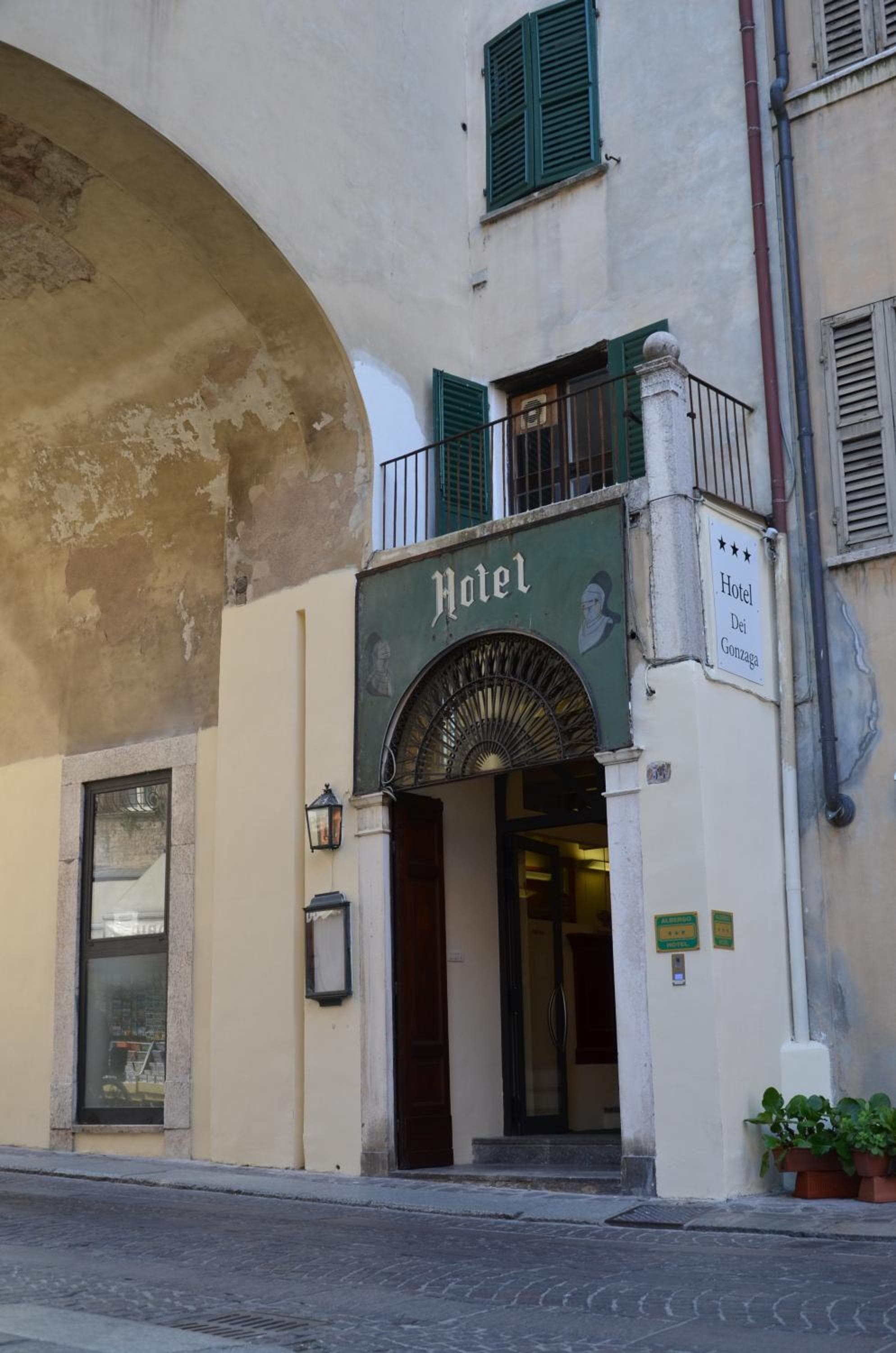 Hotel dei Gonzaga, MantegnaHotels
