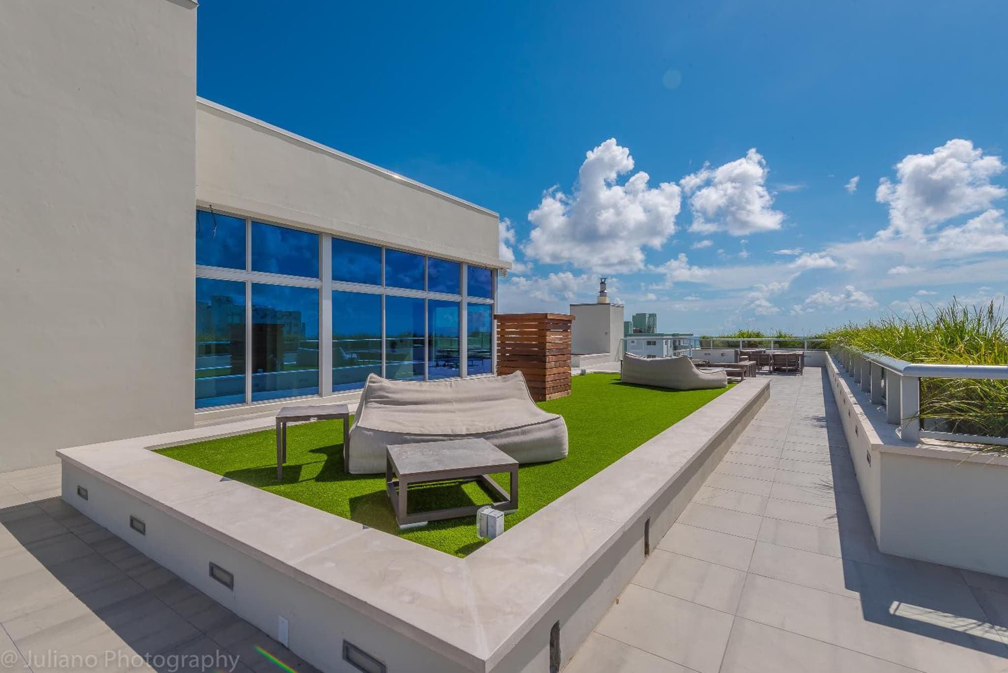 CH Luxury Condos & Studios On The Beach photo 3
