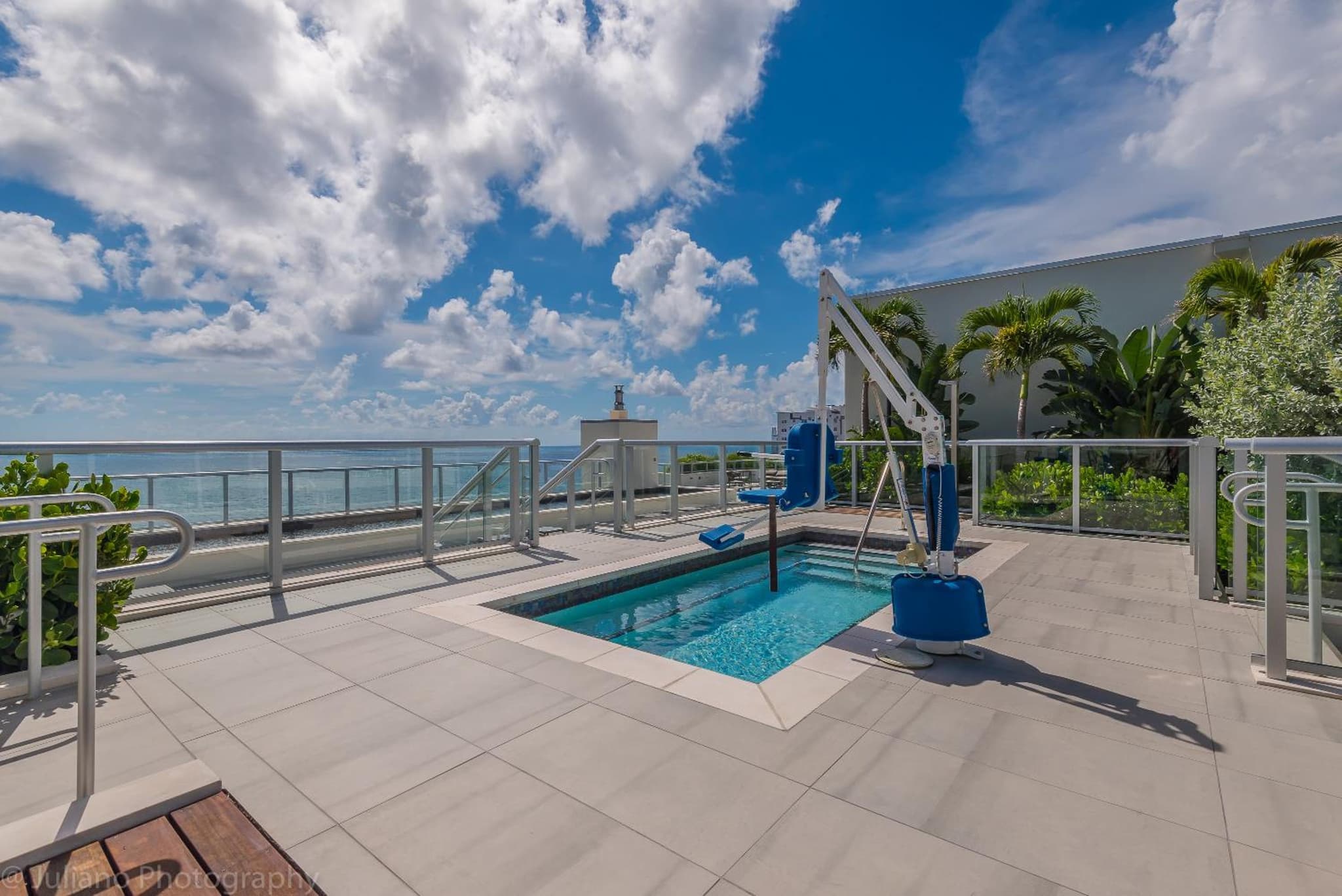 CH Luxury Condos & Studios On The Beach photo 4
