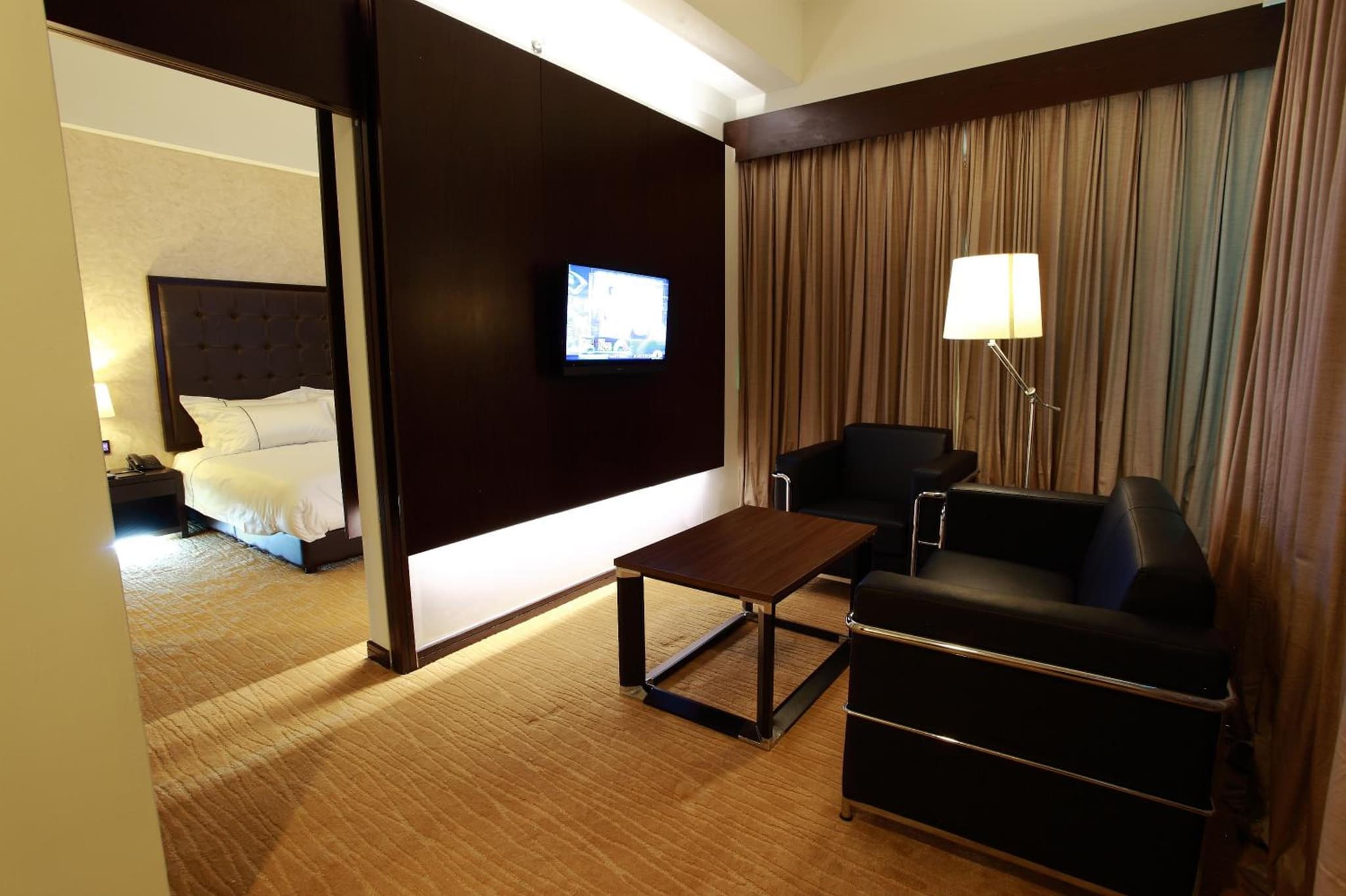 Symphony Suites Hotel photo 3