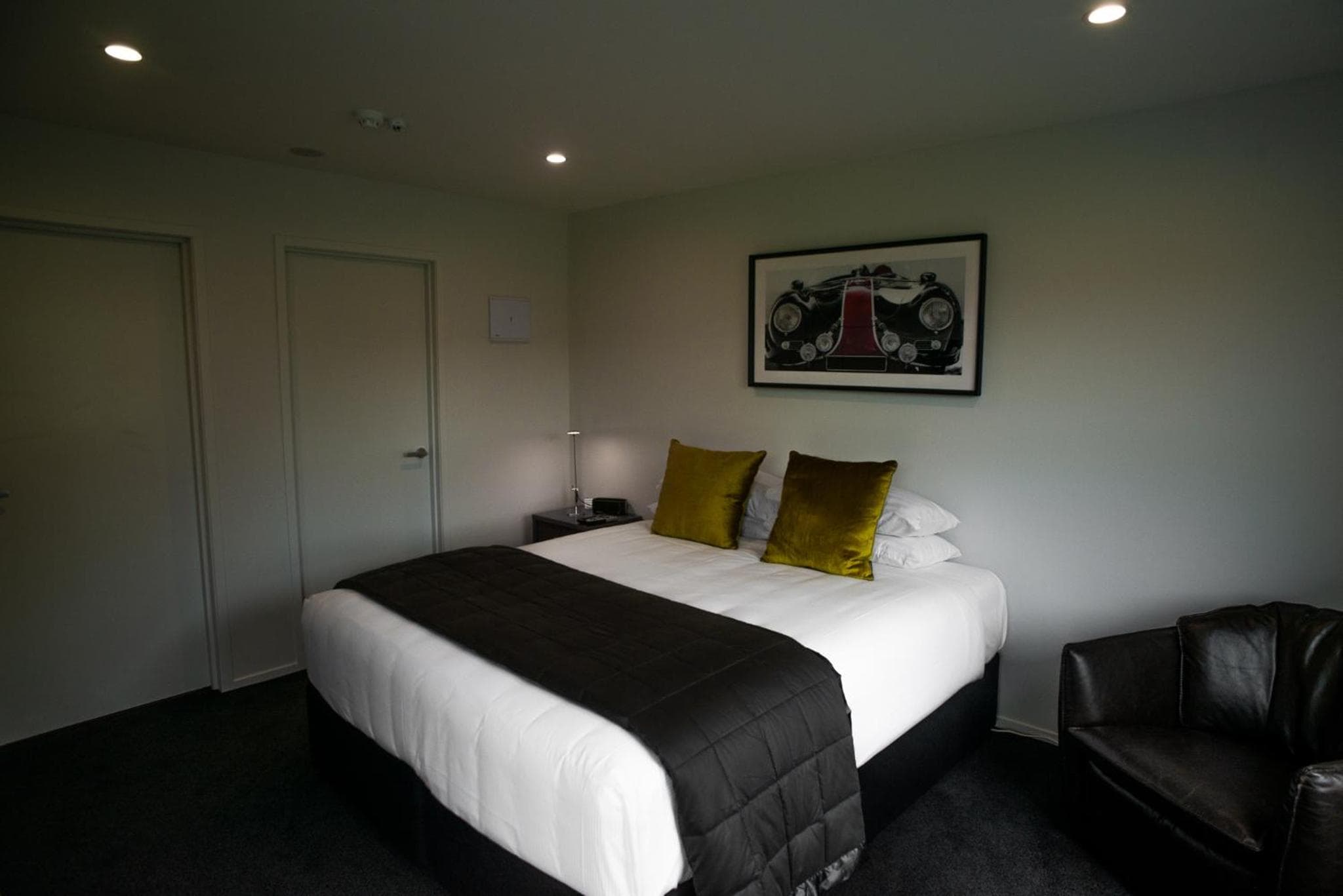 Central Park Apartments photo 9