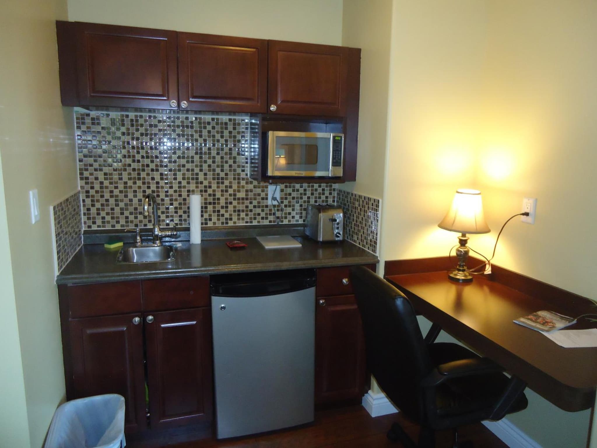 Bayside Inn & Waterfront Suites photo 6