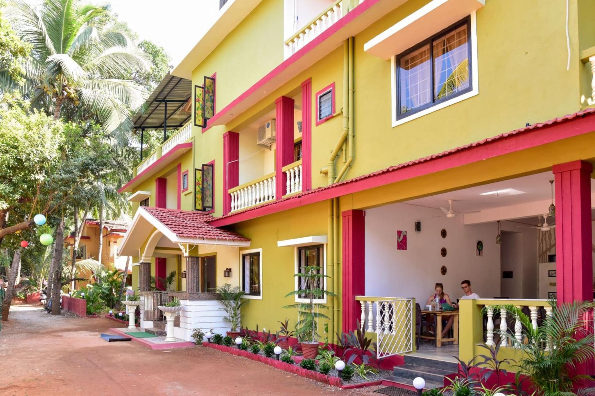 Laliguras Villa Beachside Escape - 100m from Candolim Beach