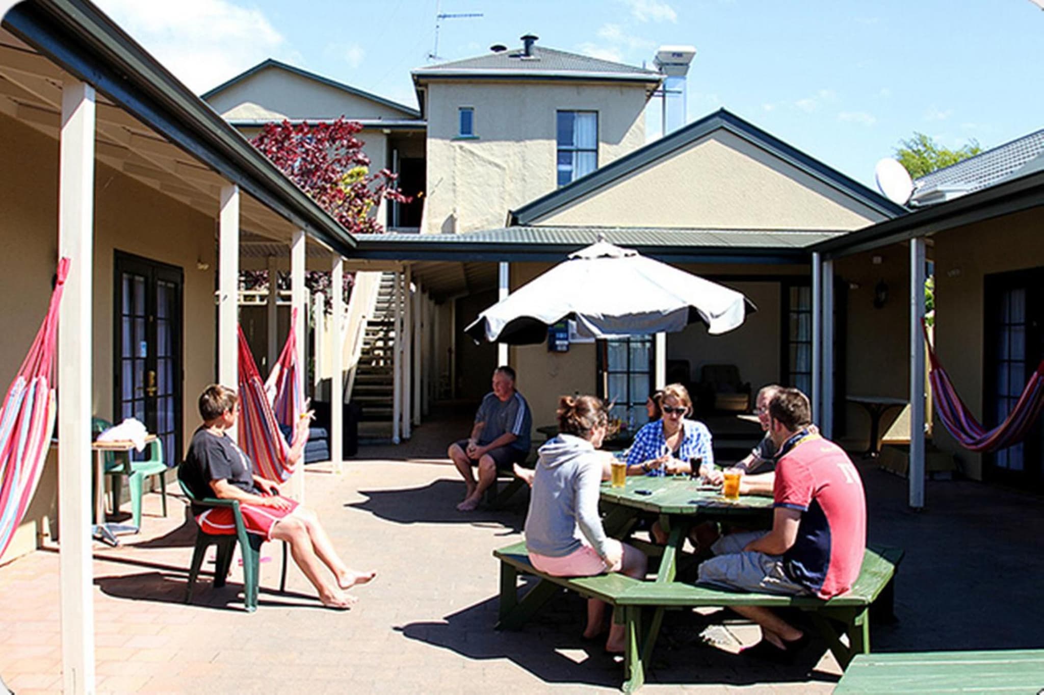The Prince Albert Backpackers & Bar photo 8