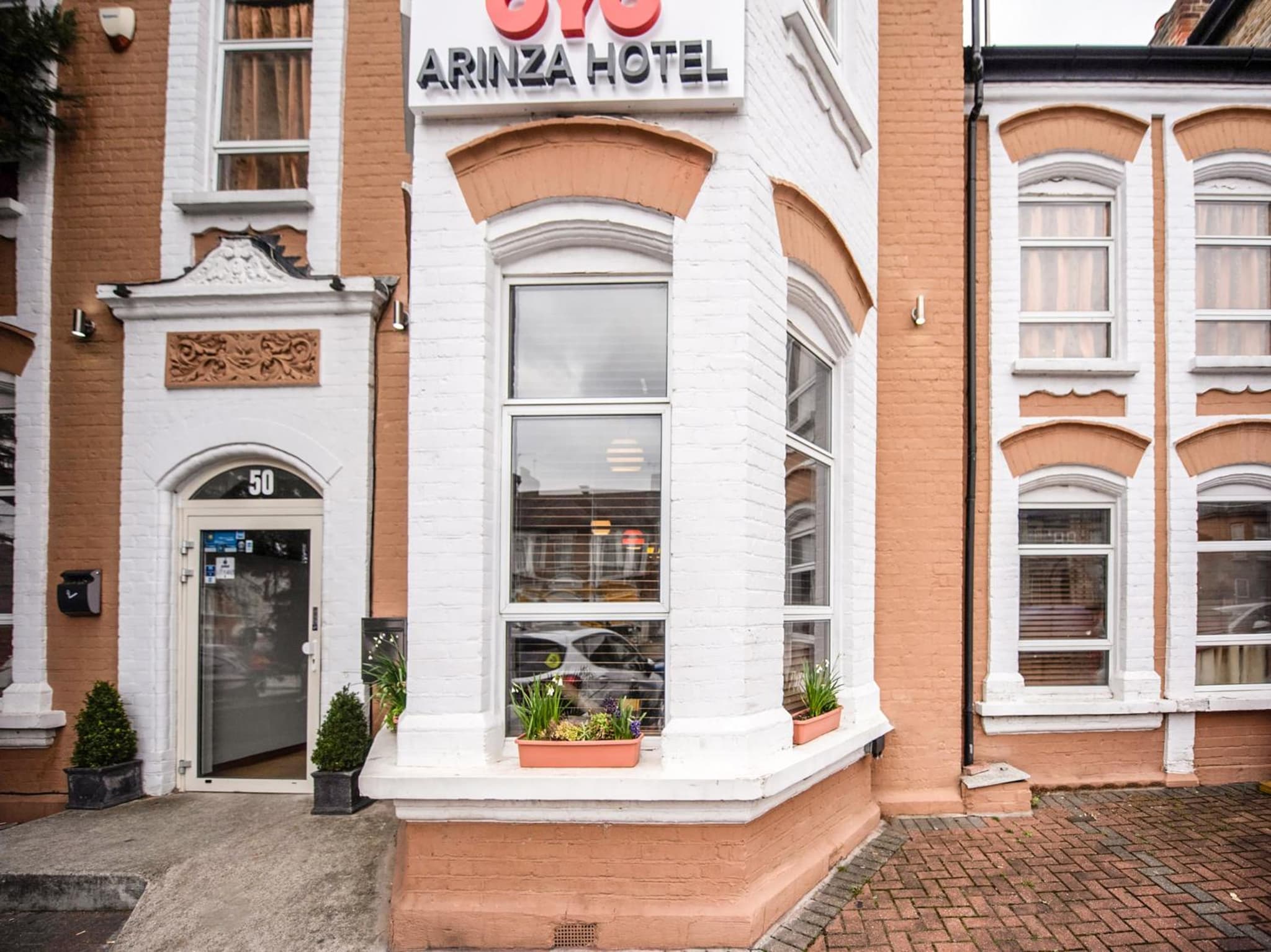Arinza Hotel, London Ilford photo 9