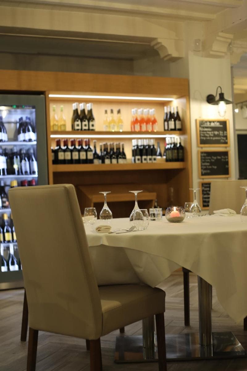 restaurant