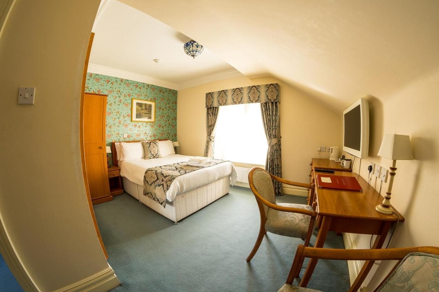 Farnley Tower Guesthouse photo 2