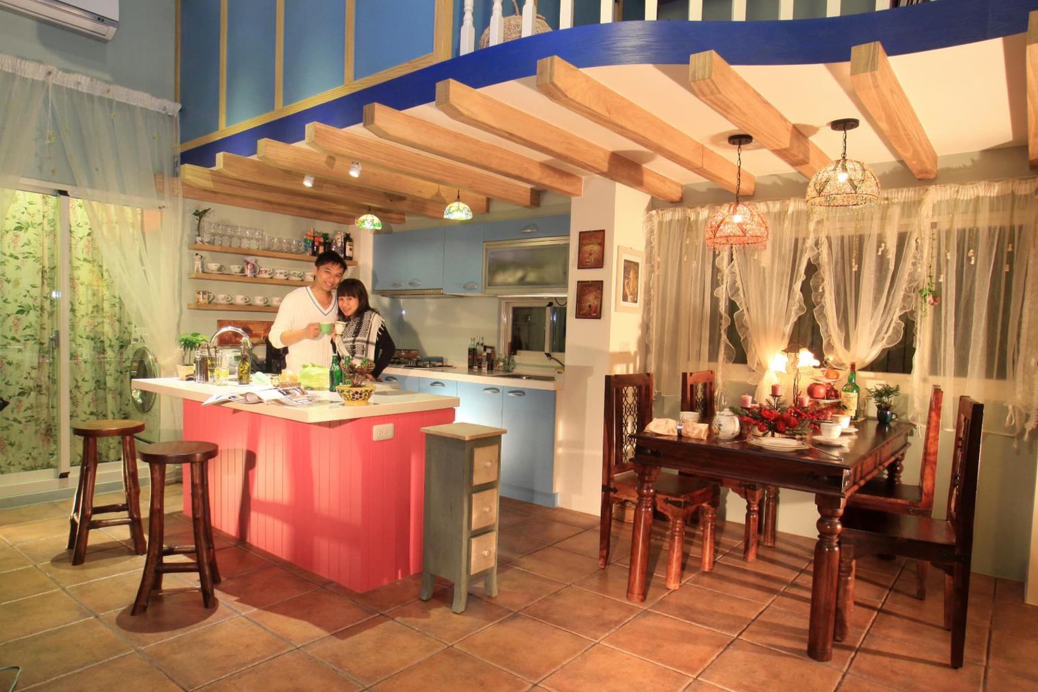 Happiness Vacation House