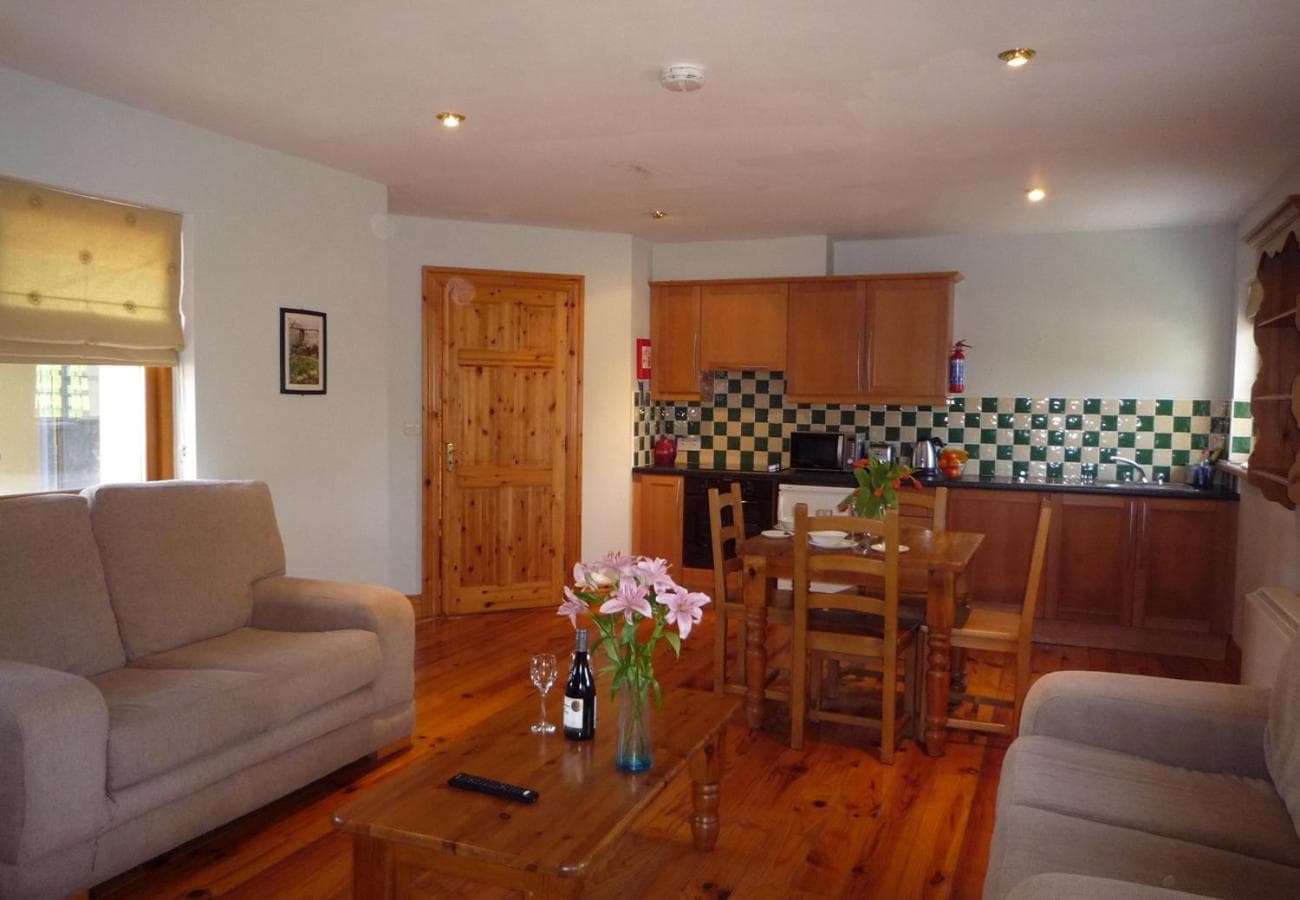 Dingle Courtyard Cottages 2 Bed Sleeps 4 photo 9