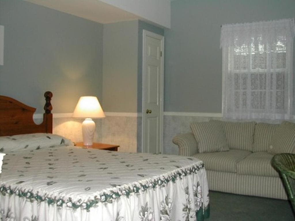 Canterbury Inn photo 3
