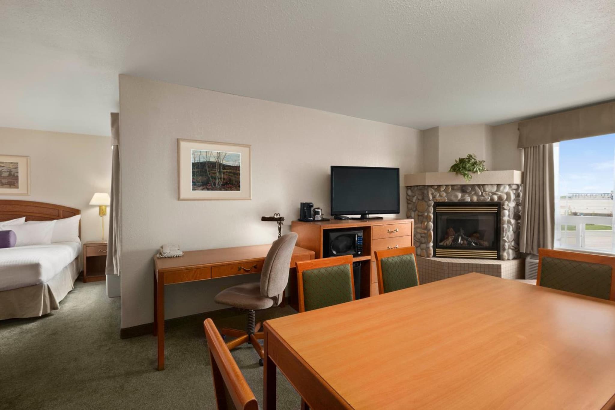 Prairie Crest Red Deer by IHG photo 6