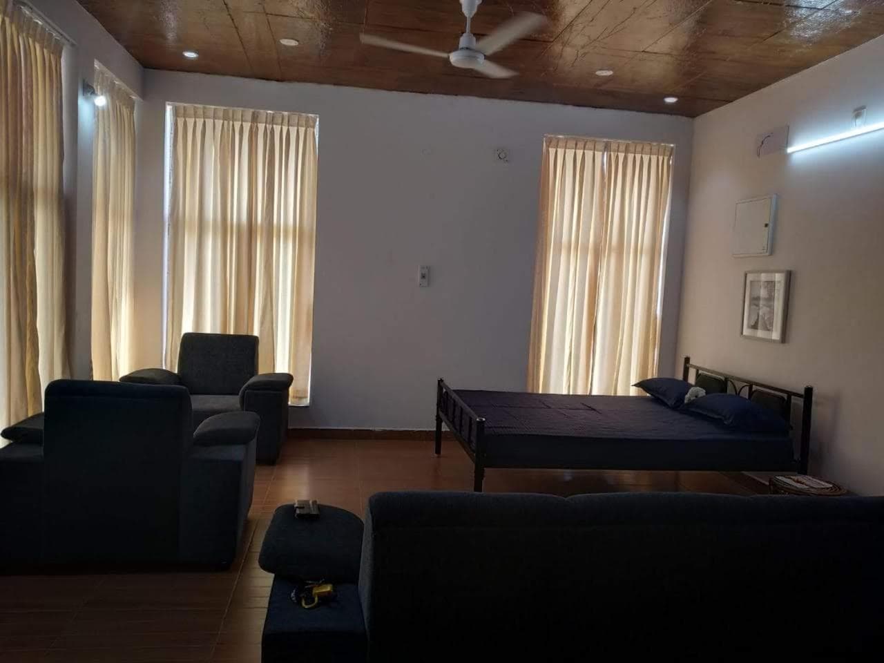 Waves Beach House photo 9