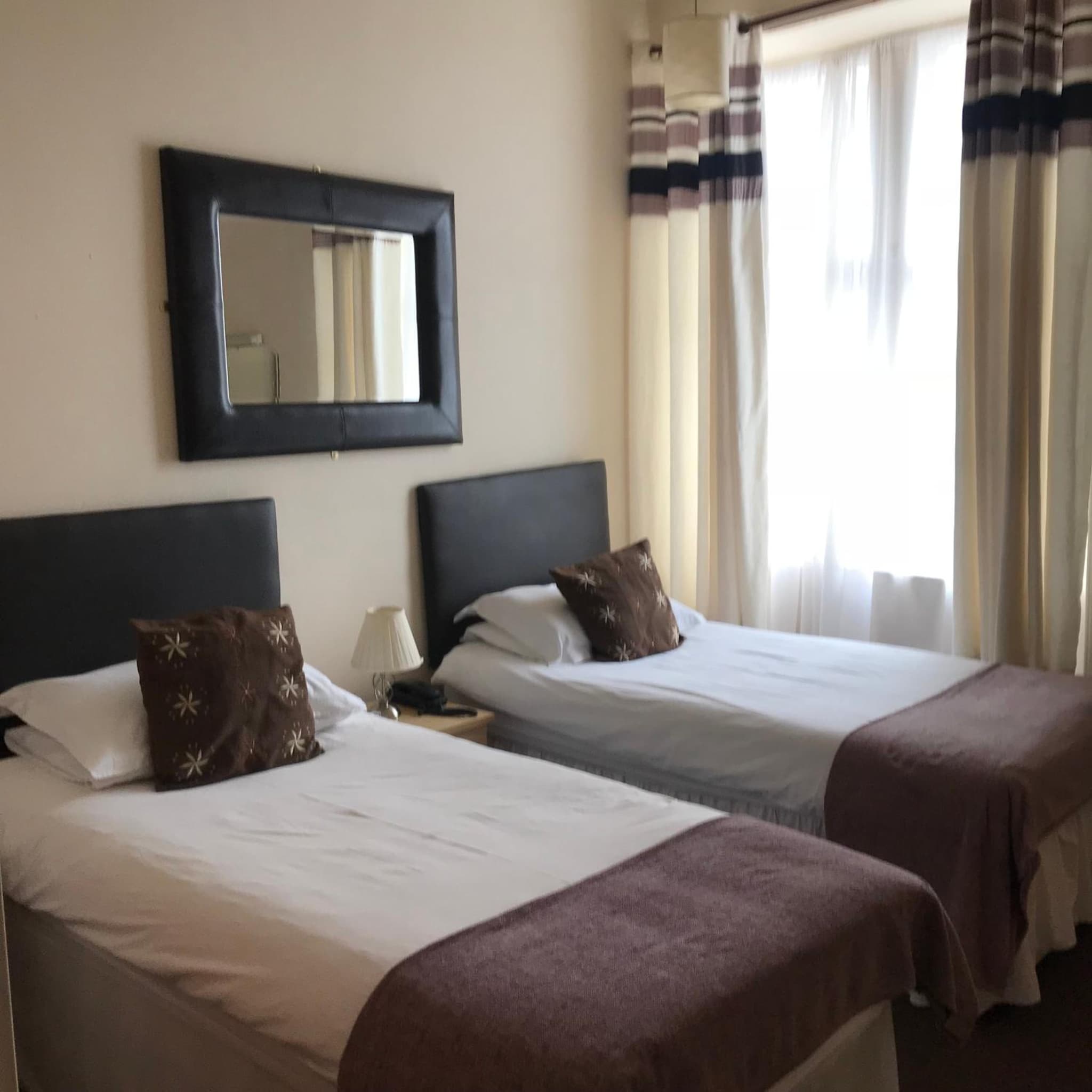 Carlton Hotel photo 3