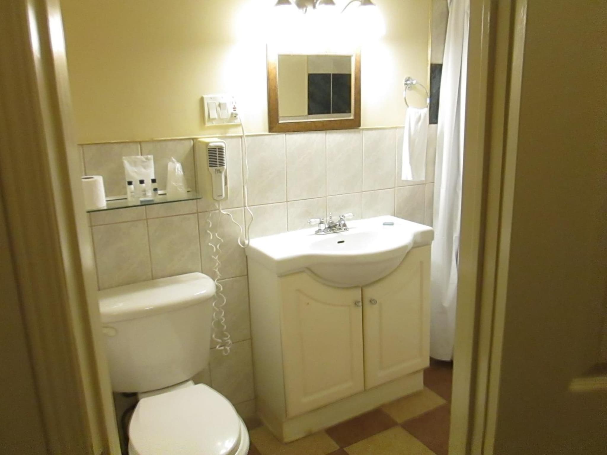 Bayside Inn & Waterfront Suites photo 8