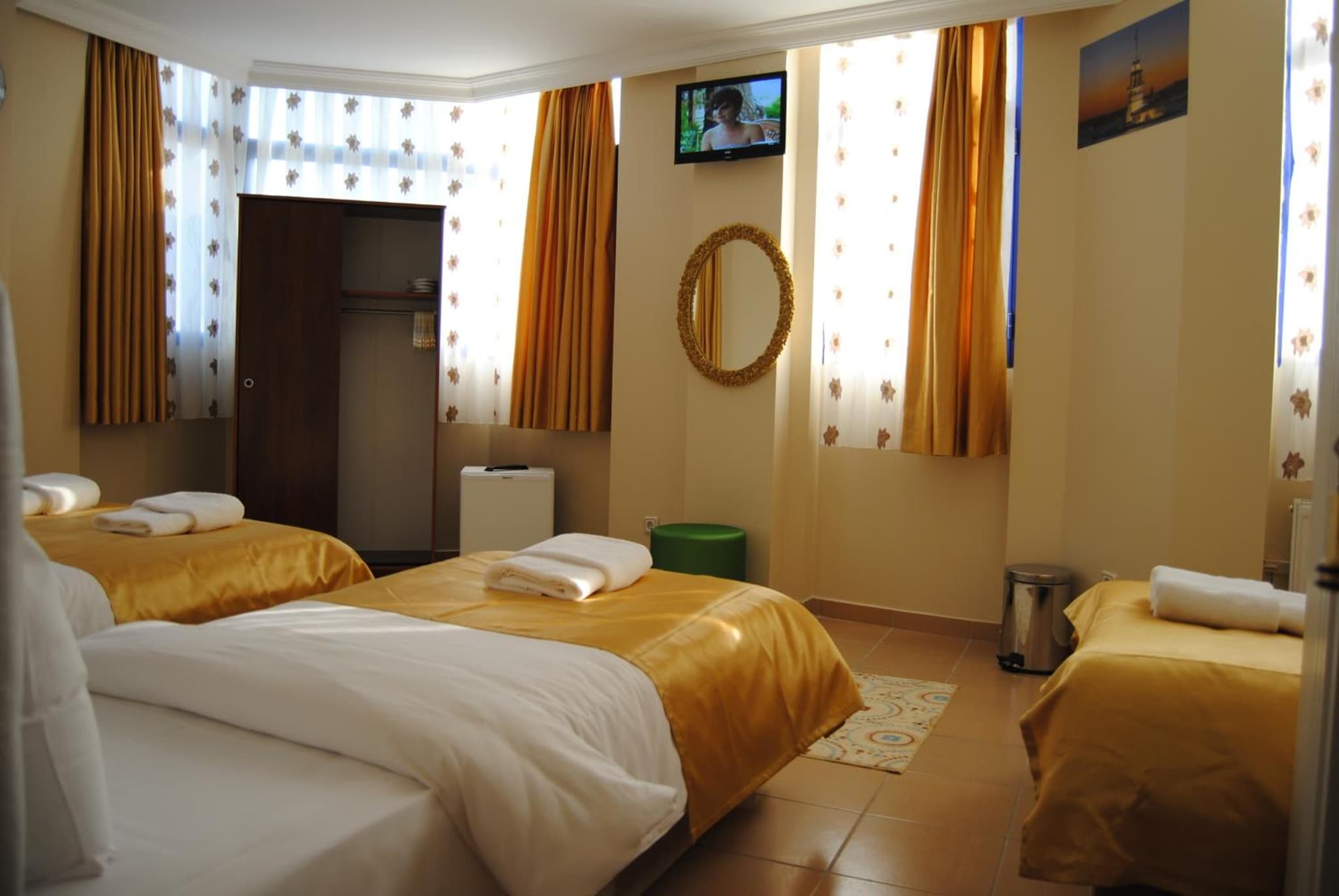 Lotus Hotel photo 4
