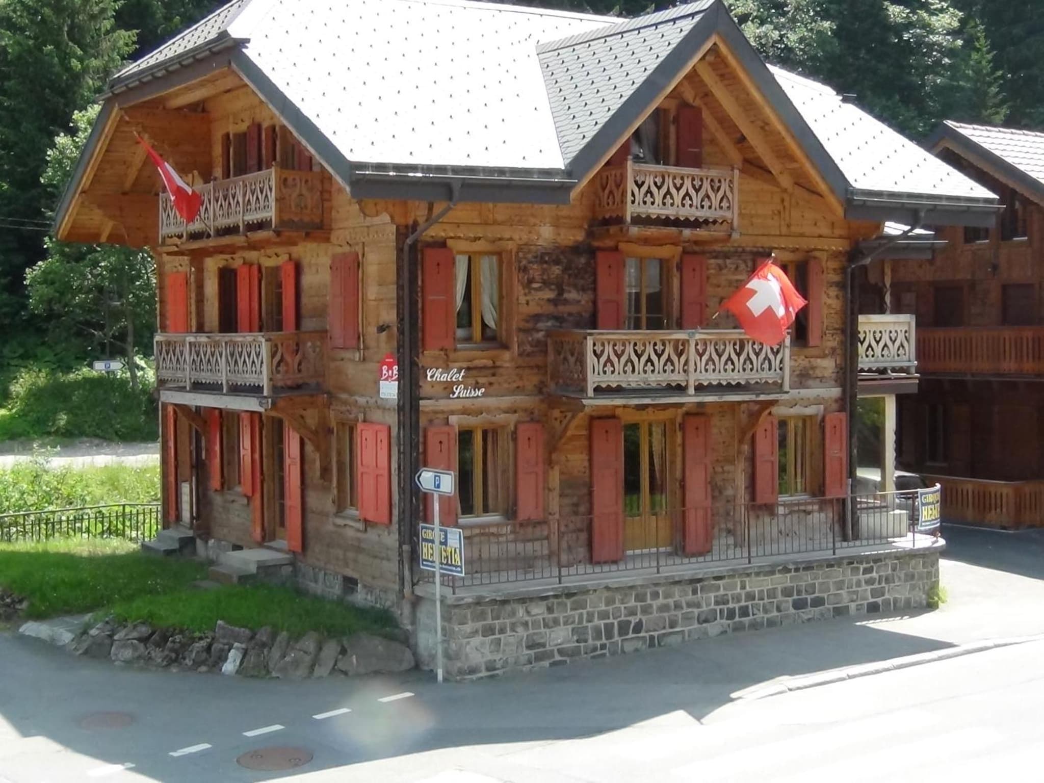Chalet Suisse Bed and Breakfast photo 8